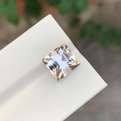 6,65 Karat Natürlicher facettierter Goldtopas im Princess-Schliff Edelstein