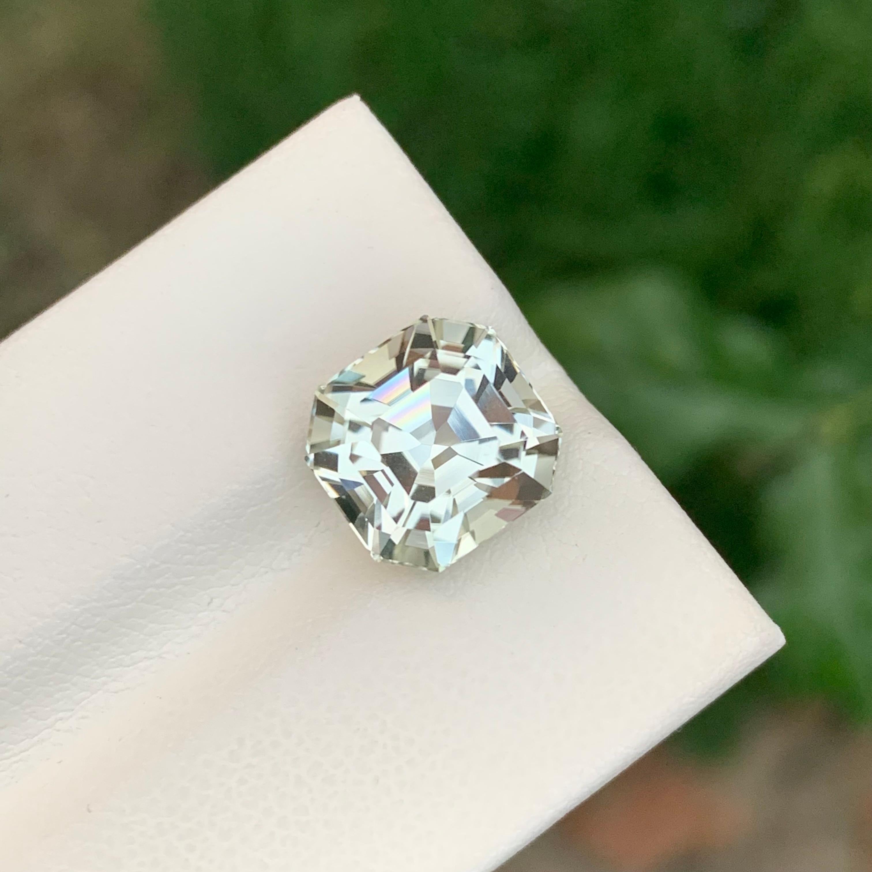 Taille Asscher 6.65 Carat Natural Loose Light Green Tourmaline Asscher Cut Gemstone (pierre de taille) en vente