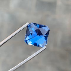 6,65 Karat Atemberaubender Facettierter Aquamarin Goshenit Fancy Cut Edelstein