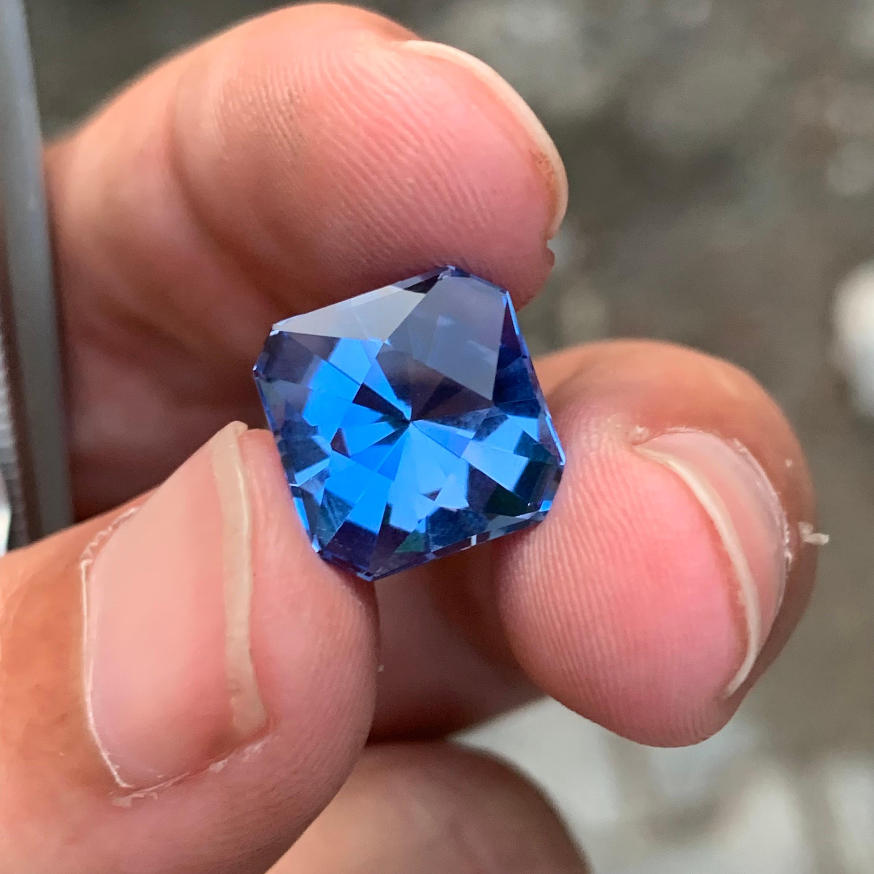 6.65 Carat Stunning Faceted Aquamarine Goshenite Fancy Cut Gemstone For Sale 2