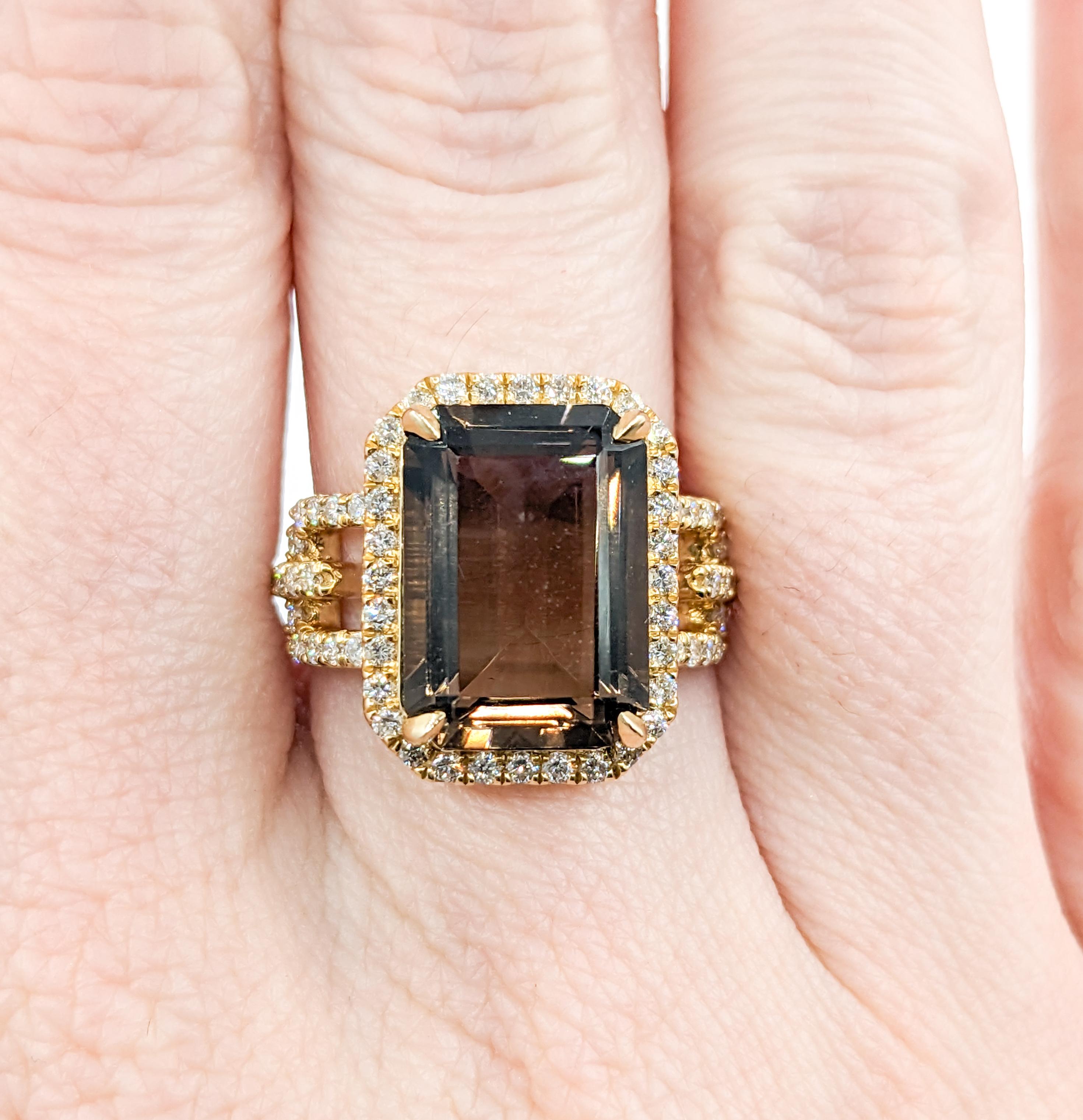 Contemporary 6.66ct Smoky Quartz & Diamond Ring In Yellow Gold For Sale