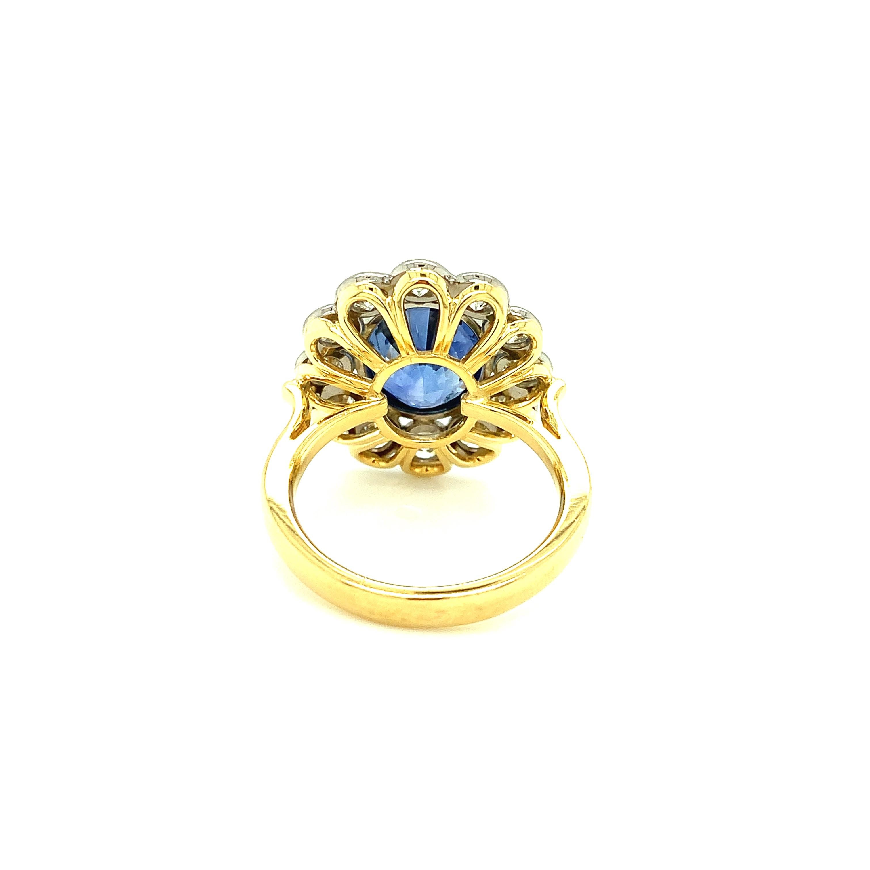 Women's 6.67 Carat Cornflower Blue Sapphire and Diamond Cocktail Ring in 18k Gold For Sale