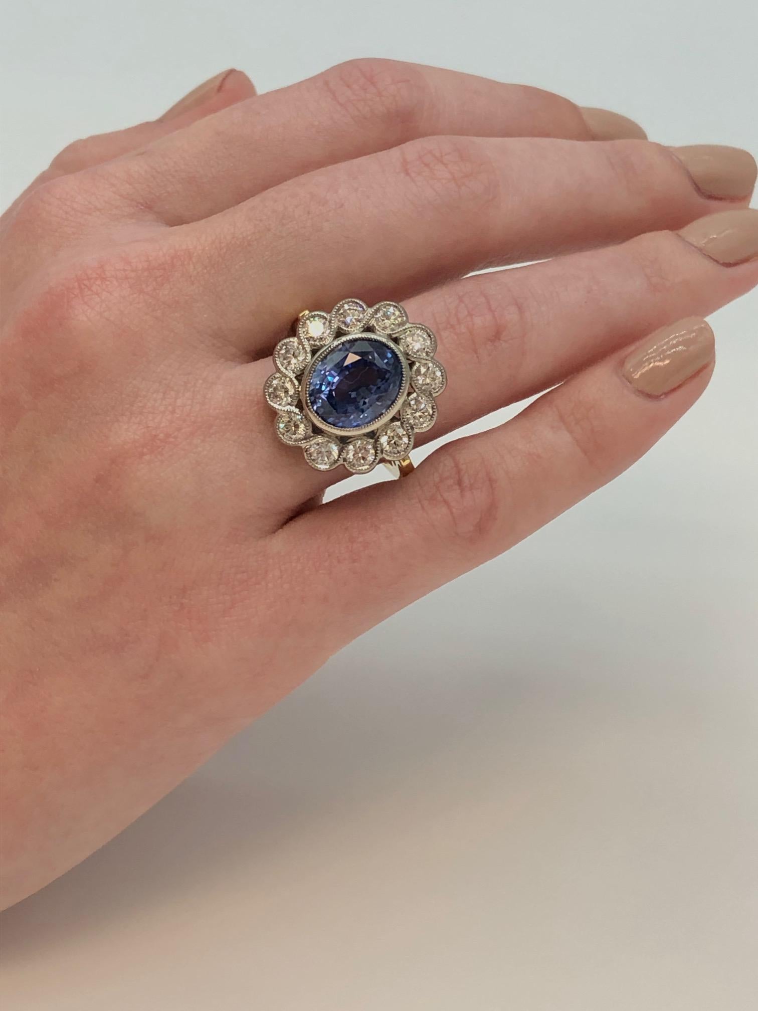 6.67 Carat Cornflower Blue Sapphire and Diamond Cocktail Ring in 18k Gold For Sale 2