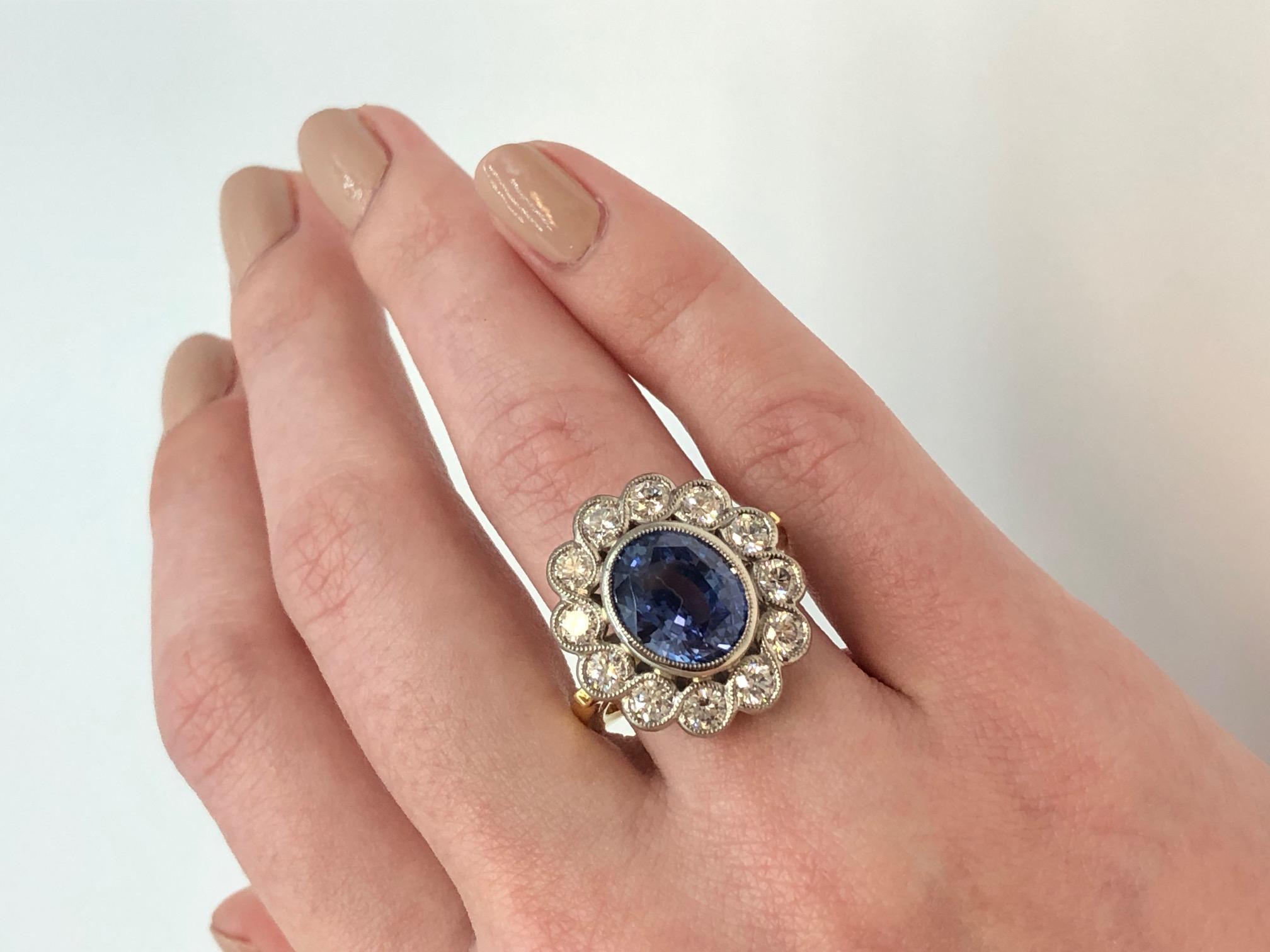 6.67 Carat Cornflower Blue Sapphire and Diamond Cocktail Ring in 18k Gold For Sale 3