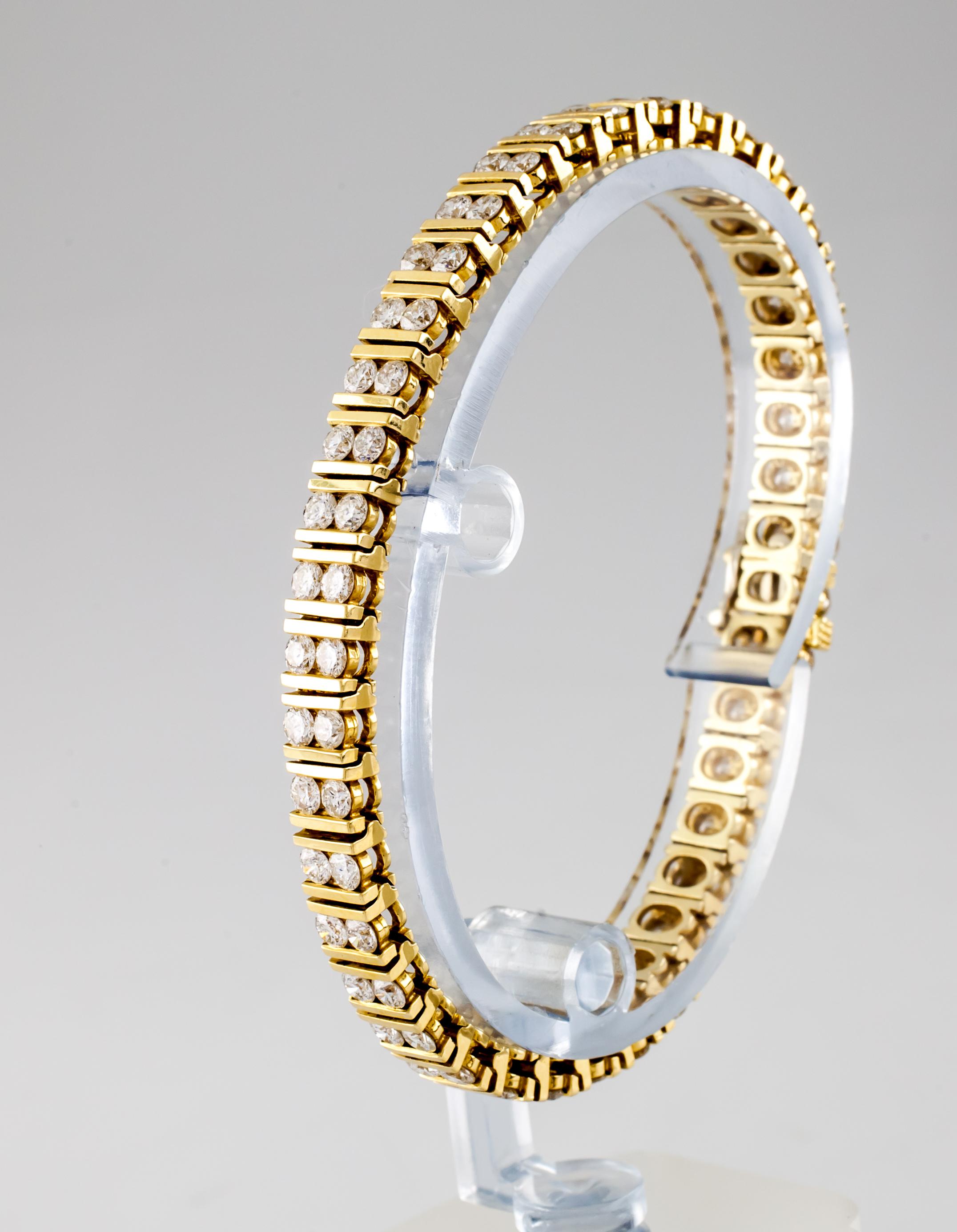 6,68 Karat runder Diamant Gelbgold Doppelt-Tennisarmband (Moderne) im Angebot