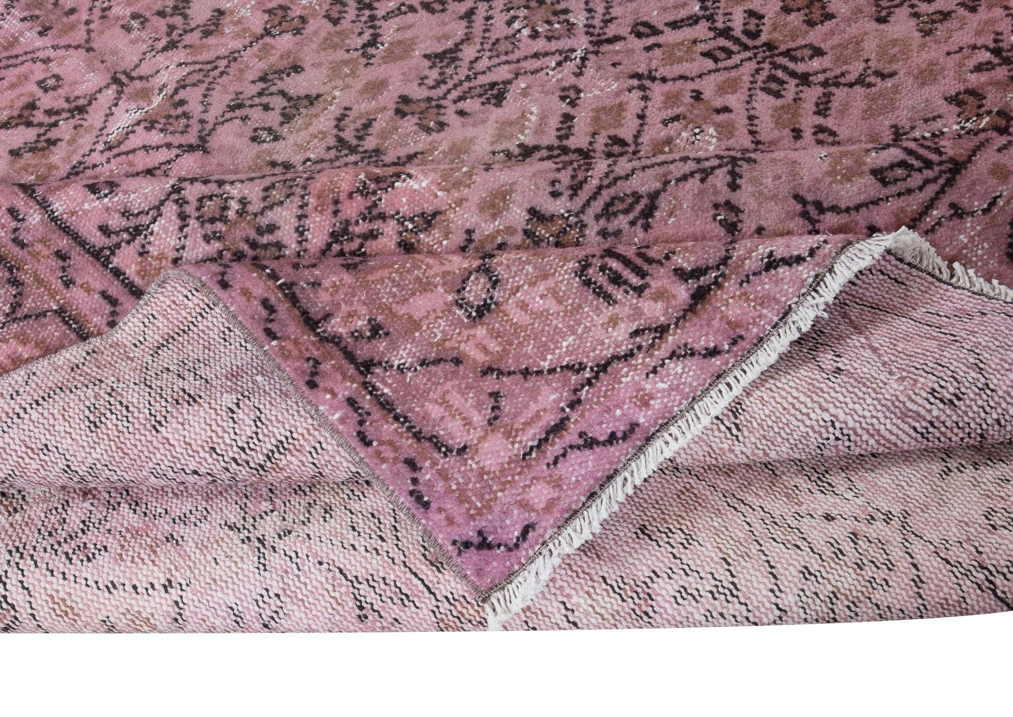 6.6x10 Ft Handmade Floral Pattern Floor Area Rug in Pink, Modern Turkish Carpet In Good Condition For Sale In Philadelphia, PA