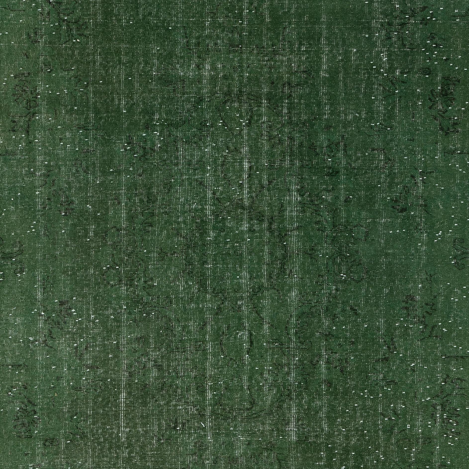 6.6x10 Ft handgefertigter türkischer Teppich. Grüner überfärbter Vintage-Teppich für modernes Zuhause (Türkisch) im Angebot