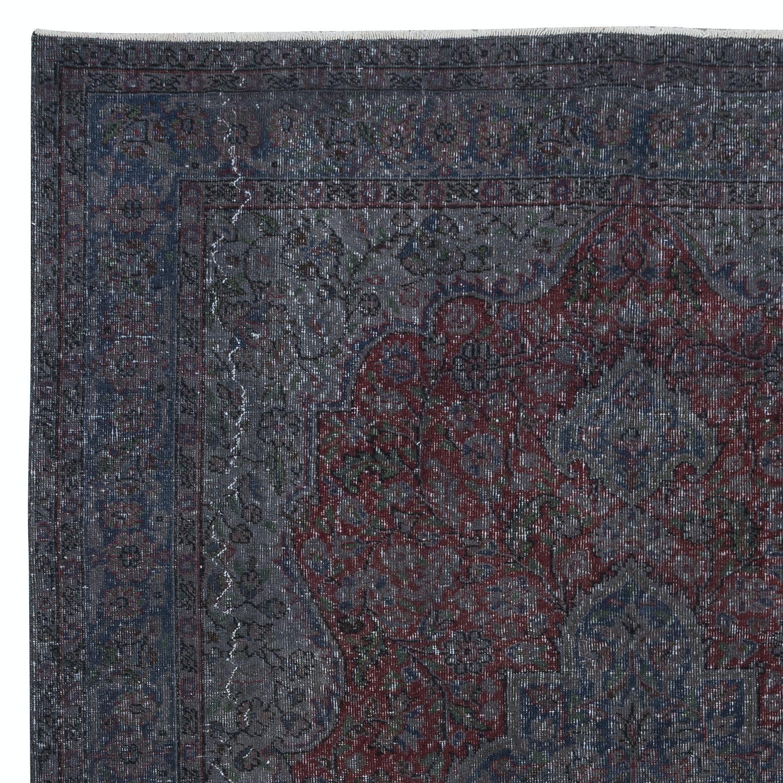 6.6x10 Ft Modern Handmade Turkish Area Rug in Gray, Burgundy Red & Dark Blue In Good Condition For Sale In Philadelphia, PA
