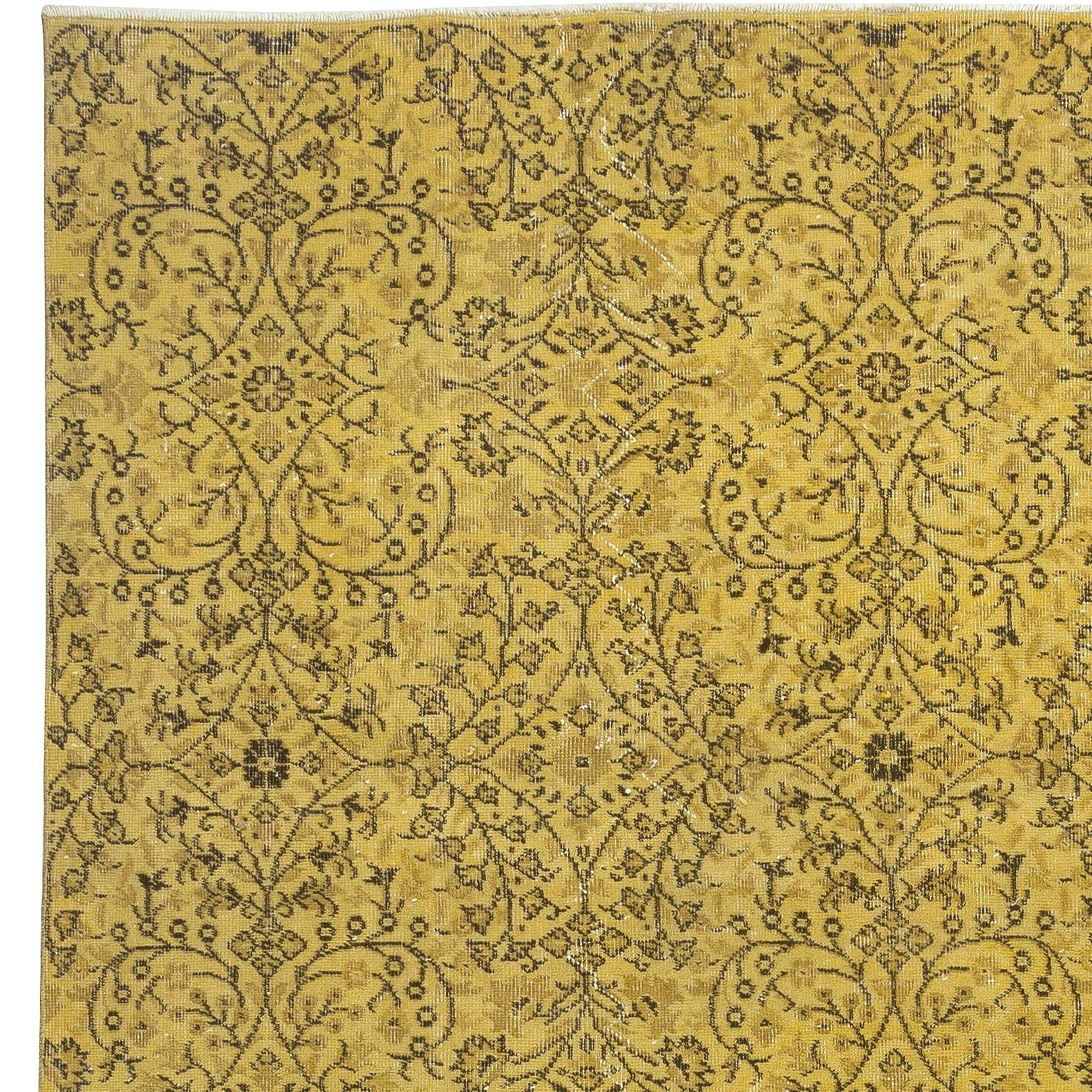 6.6x10 Ft Modern Handmade Turkish Floral Patterned Area Rug in Yellow Color In Good Condition For Sale In Spring Valley, NY