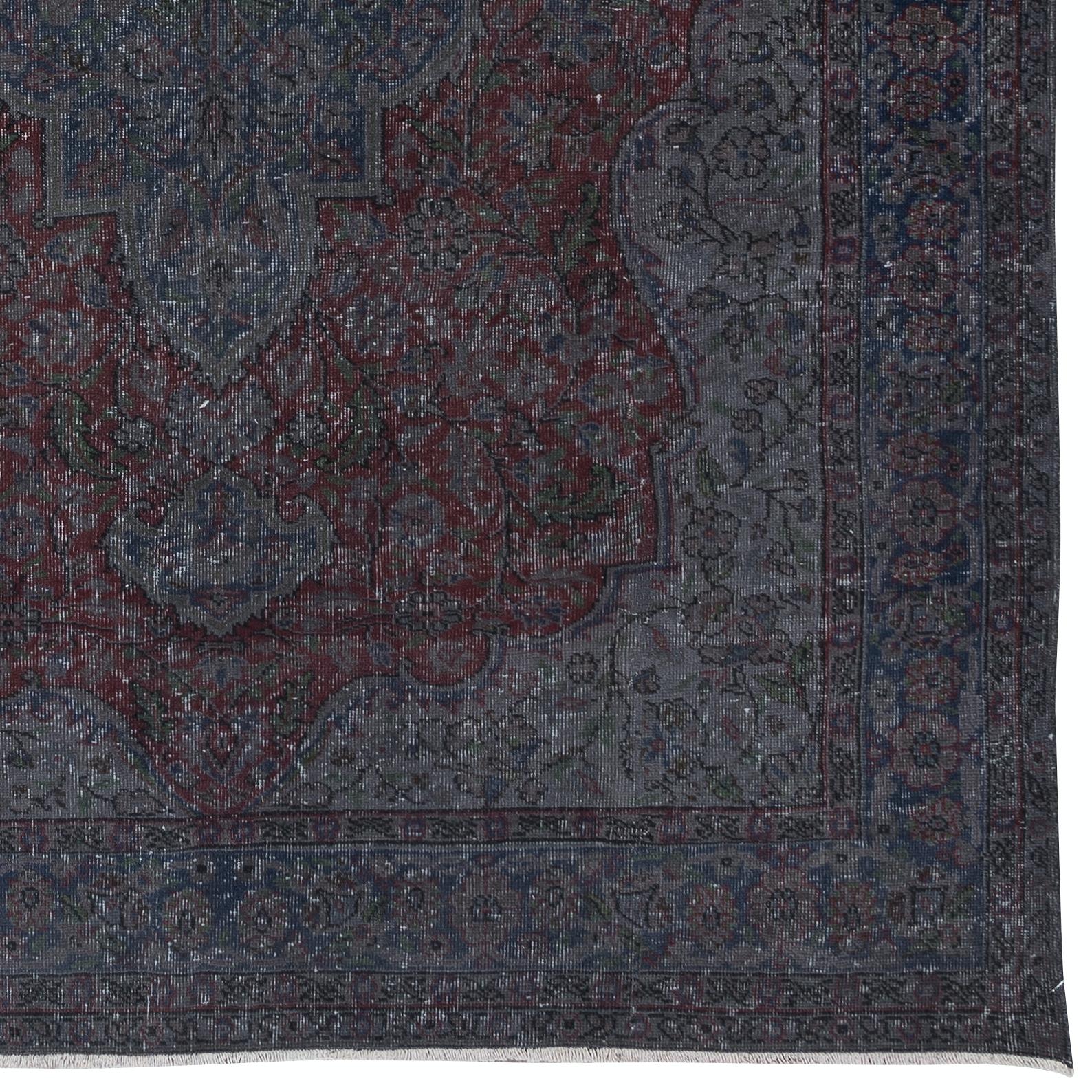 6.6x10 Ft Vintage Handmade Turkish Area Rug in Grau, Burgunderrot und Dunkelblau im Zustand „Gut“ im Angebot in Spring Valley, NY