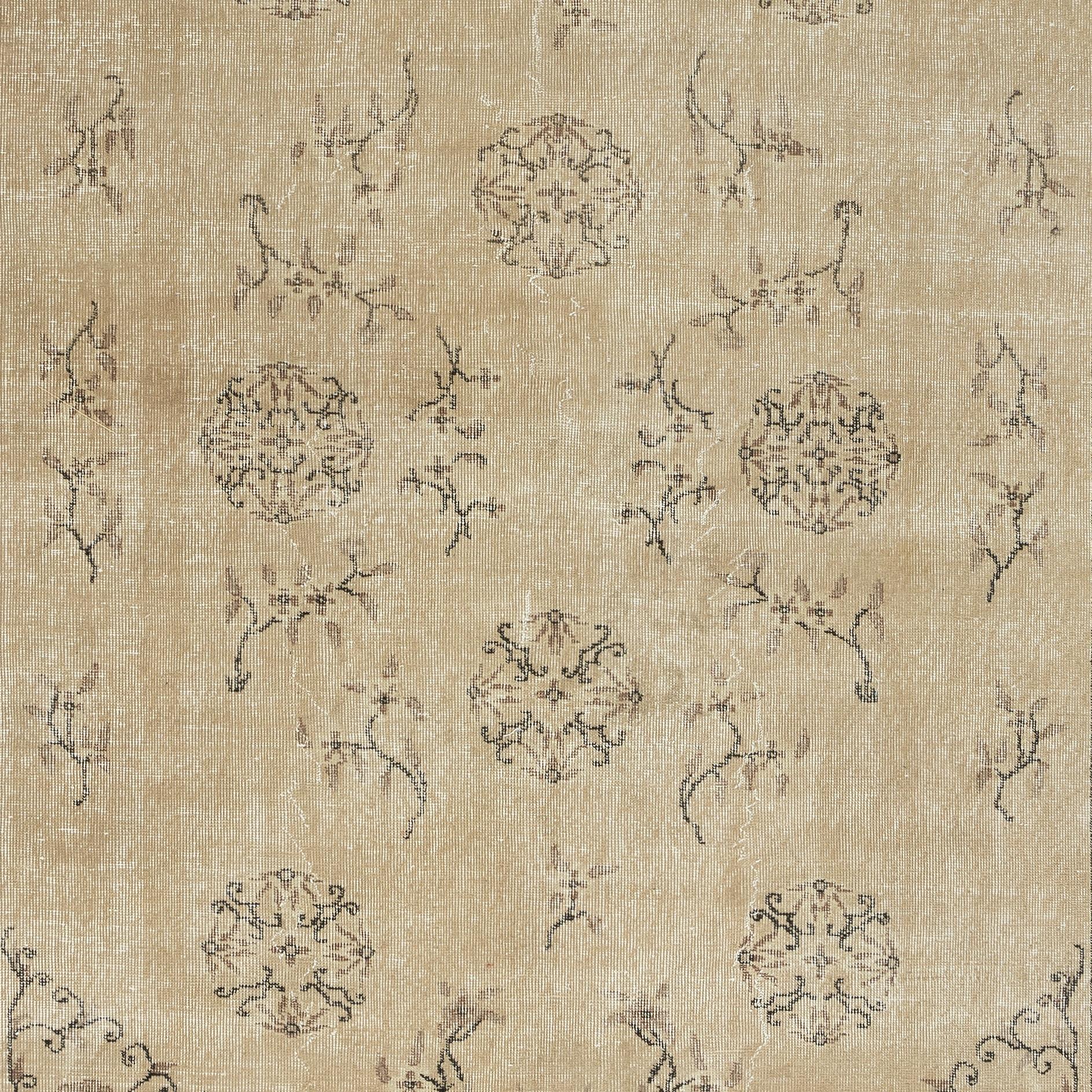Turco Tappeto Vintage Beige 6.6x10 Ft. Tappeto annodato a mano con Art Deco cinese in vendita