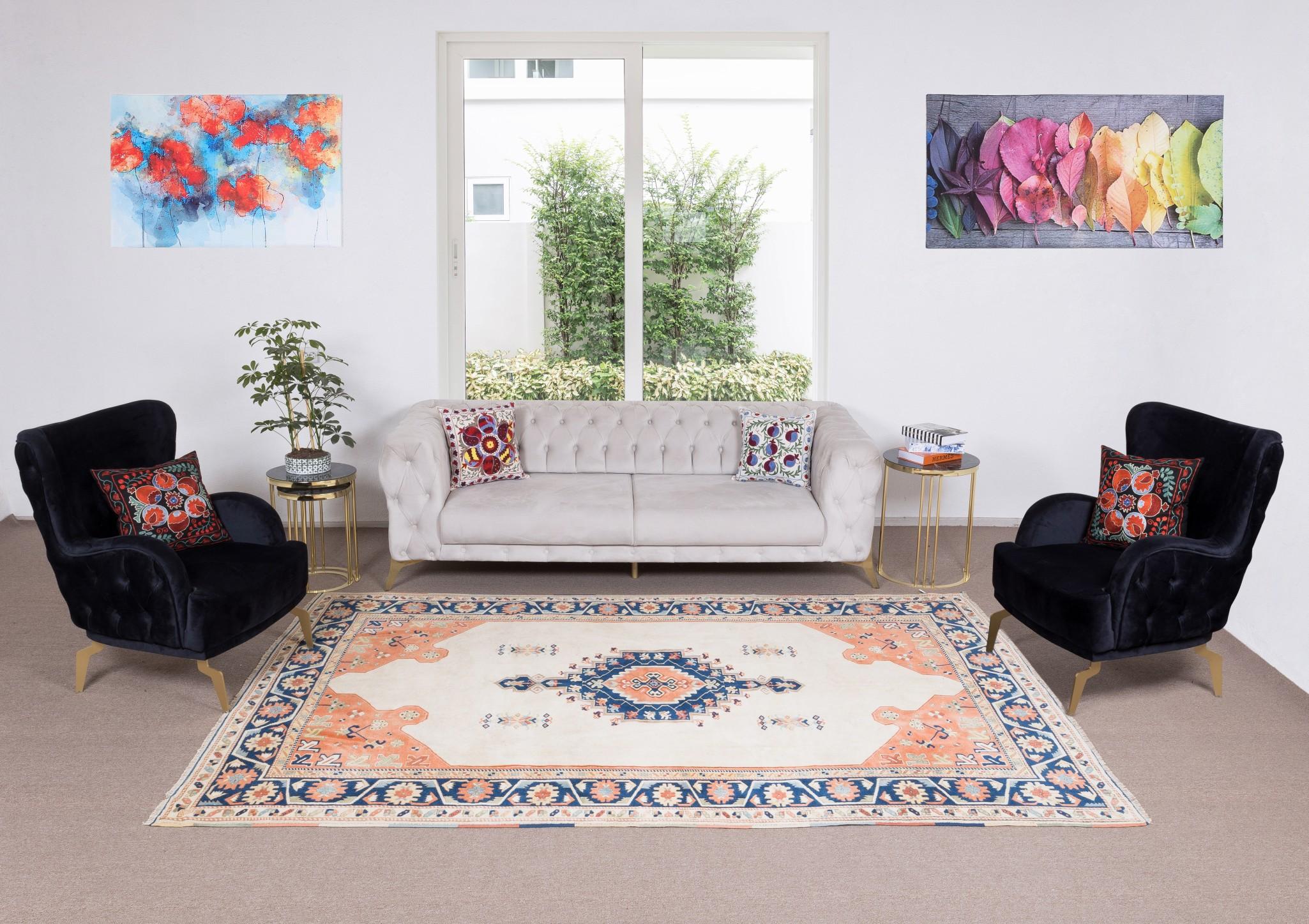 A finely hand-knotted vintage Central Anatolian rug from 1960s. The rug has even low wool pile on cotton foundation. It is heavy and lays flat on the floor, in very good condition with no issues. It has been washed professionally, The rug is sturdy