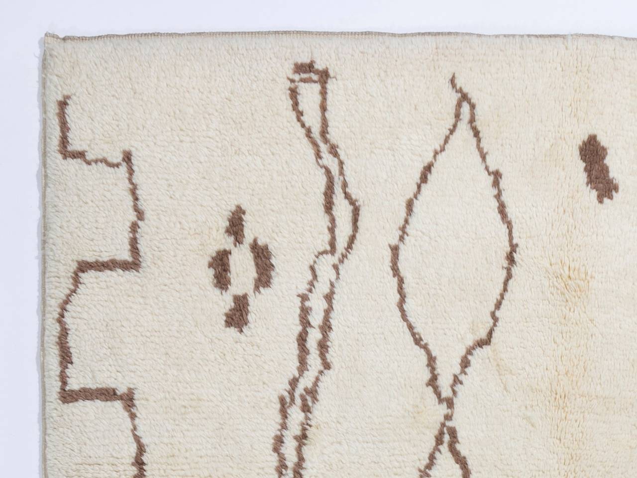 Marokkanischer Beni Ourain-Teppich aus 100 % natürlicher Wolle in bester Qualität. BENUTZERDEFINIERTE OPTIONEN A. im Zustand „Neu“ im Angebot in Philadelphia, PA
