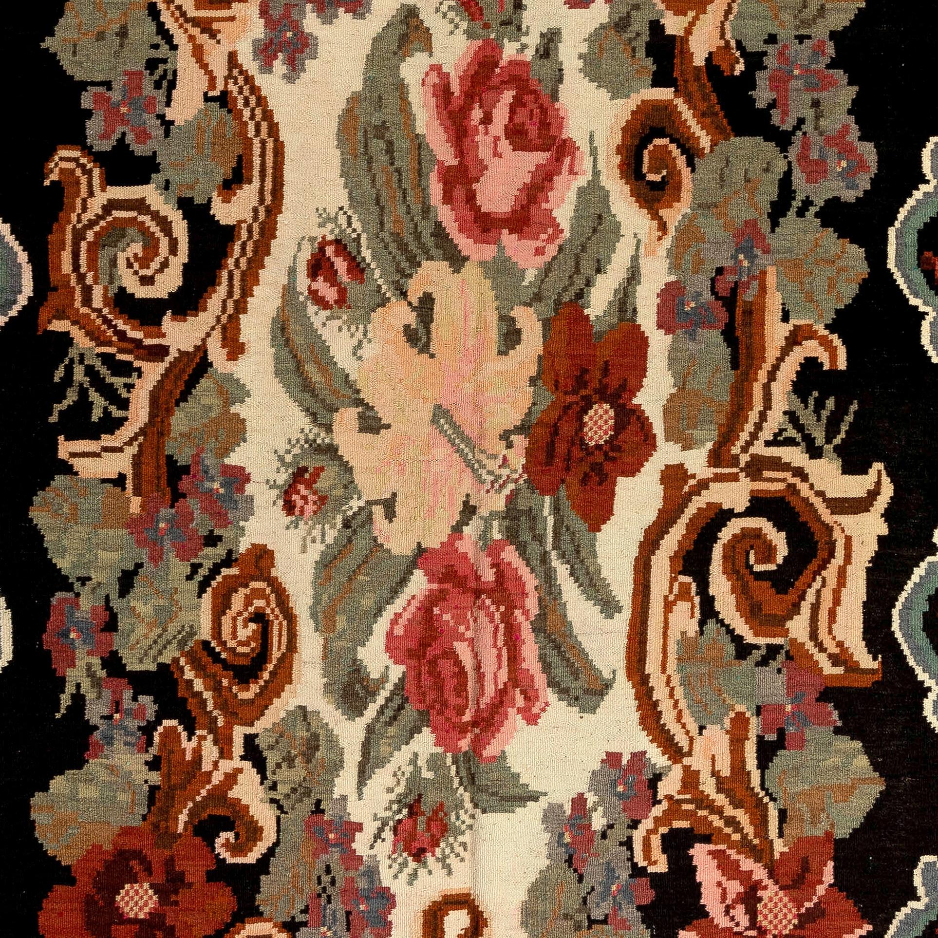 6.6x11 Ft Dekorativer handgefertigter bessarabischer Kelim-Teppich mit Blumenmuster. Vintage-Wandteppich (Böhmisch) im Angebot