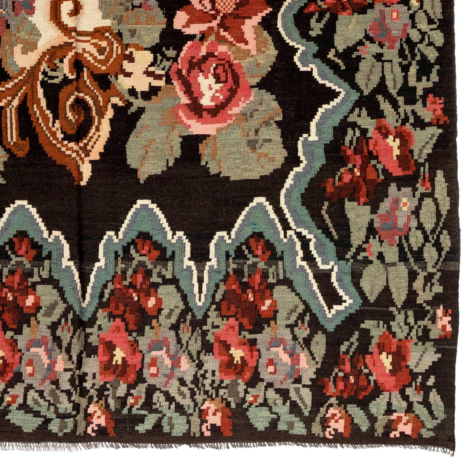 6.6x11 Ft Dekorativer handgefertigter bessarabischer Kelim-Teppich mit Blumenmuster. Vintage-Wandteppich (Moldauisch) im Angebot