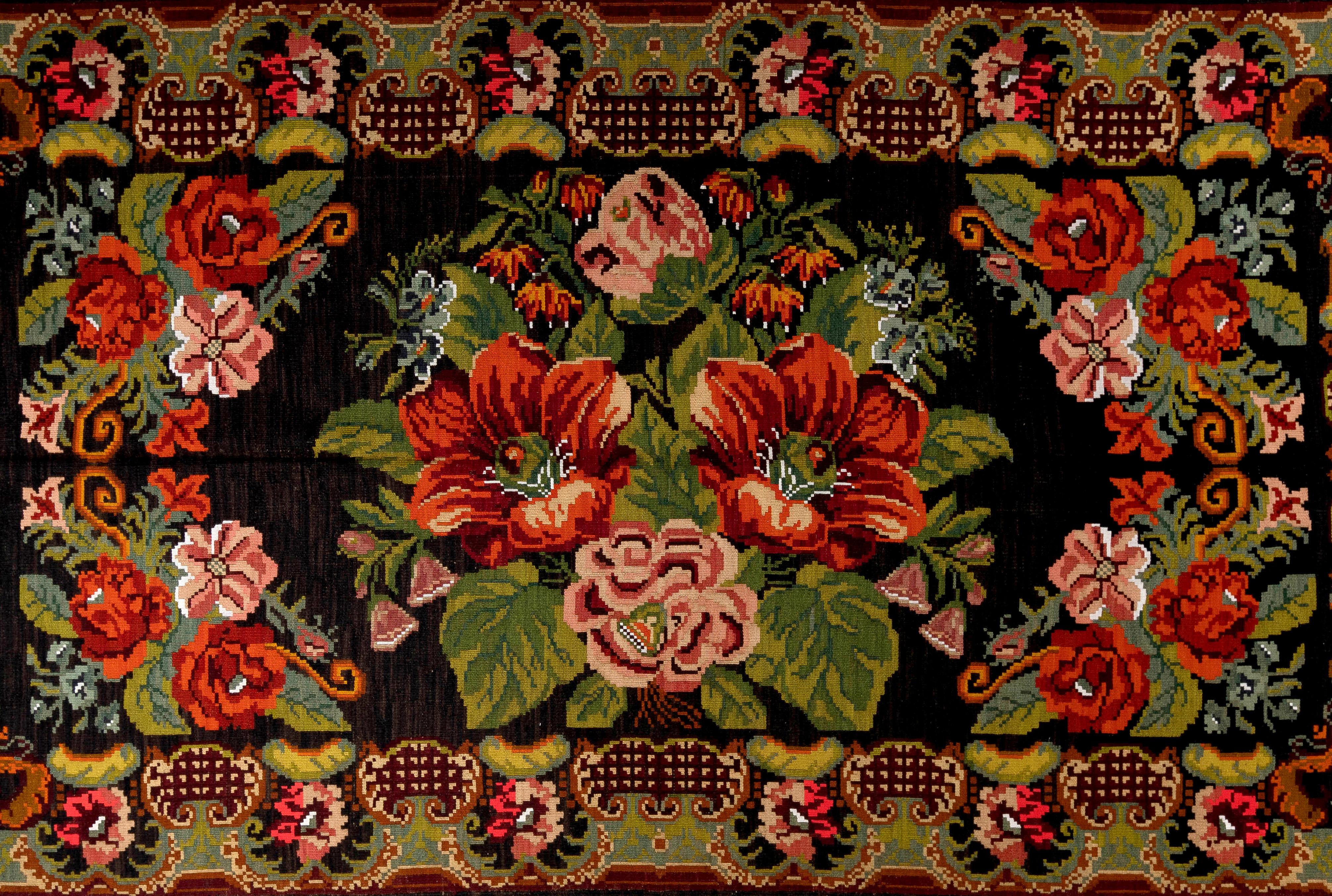 20ième siècle 6.8x12.2 Ft Vintage Bessarabian Kilim, Handwoven Wool Rug, Floral Wall Hanging en vente
