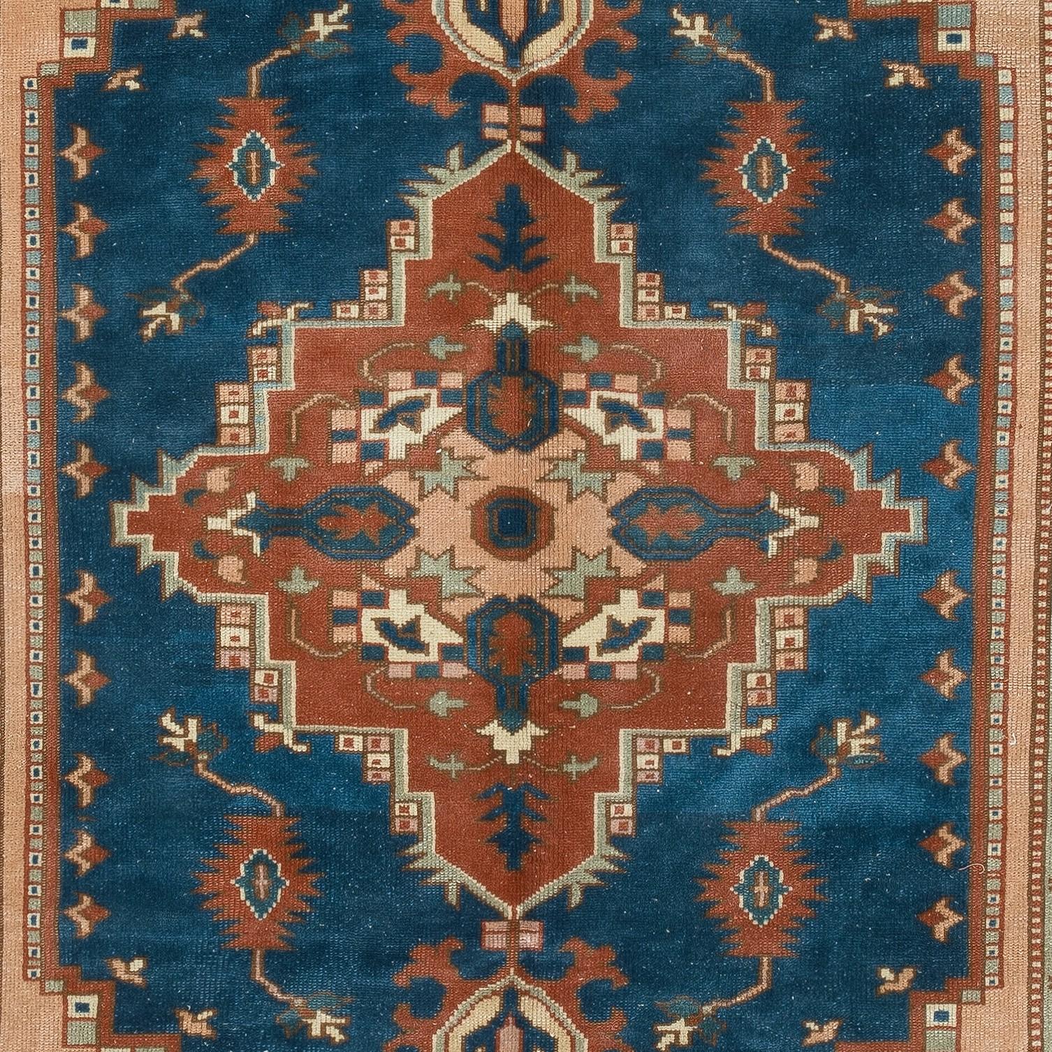 6.6x9 Ft Einzigartiger handgefertigter türkischer Vintage-Teppich aus 100 % handgewebter Wolle. (Handgeknüpft) im Angebot