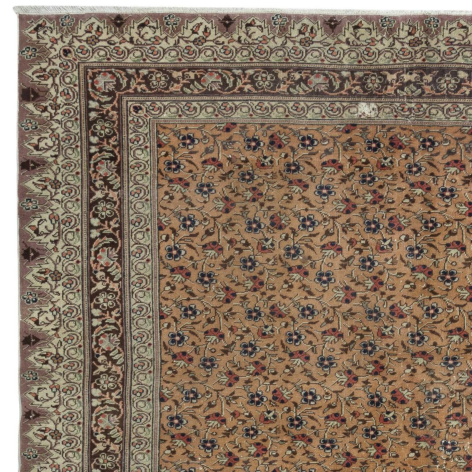 Turc 6.6x9.4 Ft Decorative Vintage Handmade Turkish Area Rug with Floral Design (tapis turc à motifs floraux) en vente
