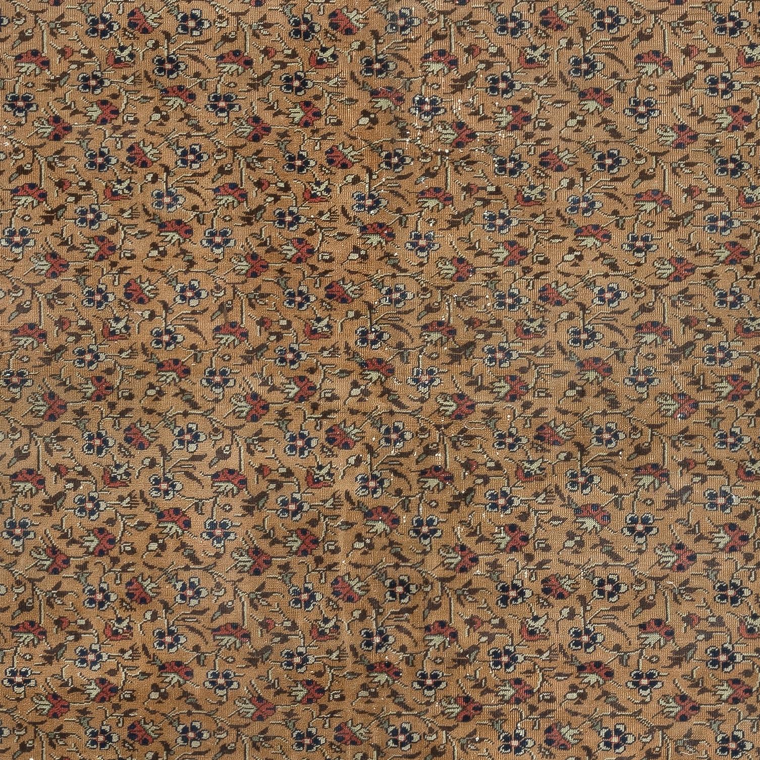 Noué à la main 6.6x9.4 Ft Decorative Vintage Handmade Turkish Area Rug with Floral Design (tapis turc à motifs floraux) en vente