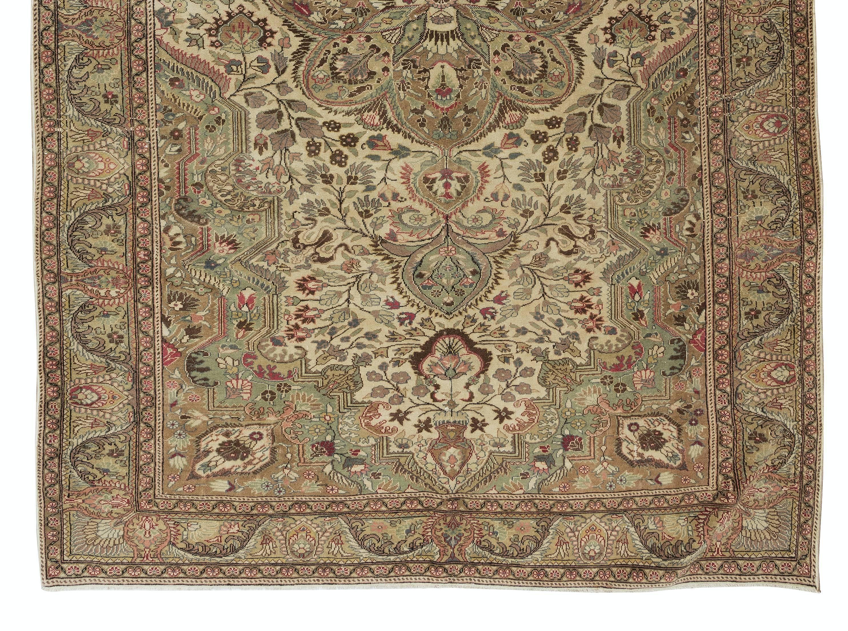 6.6x9.8 Ft Hand Knotted Vintage Turkish Kayseri Rug, Medallion Design, Wool Pile In Excellent Condition For Sale In Philadelphia, PA