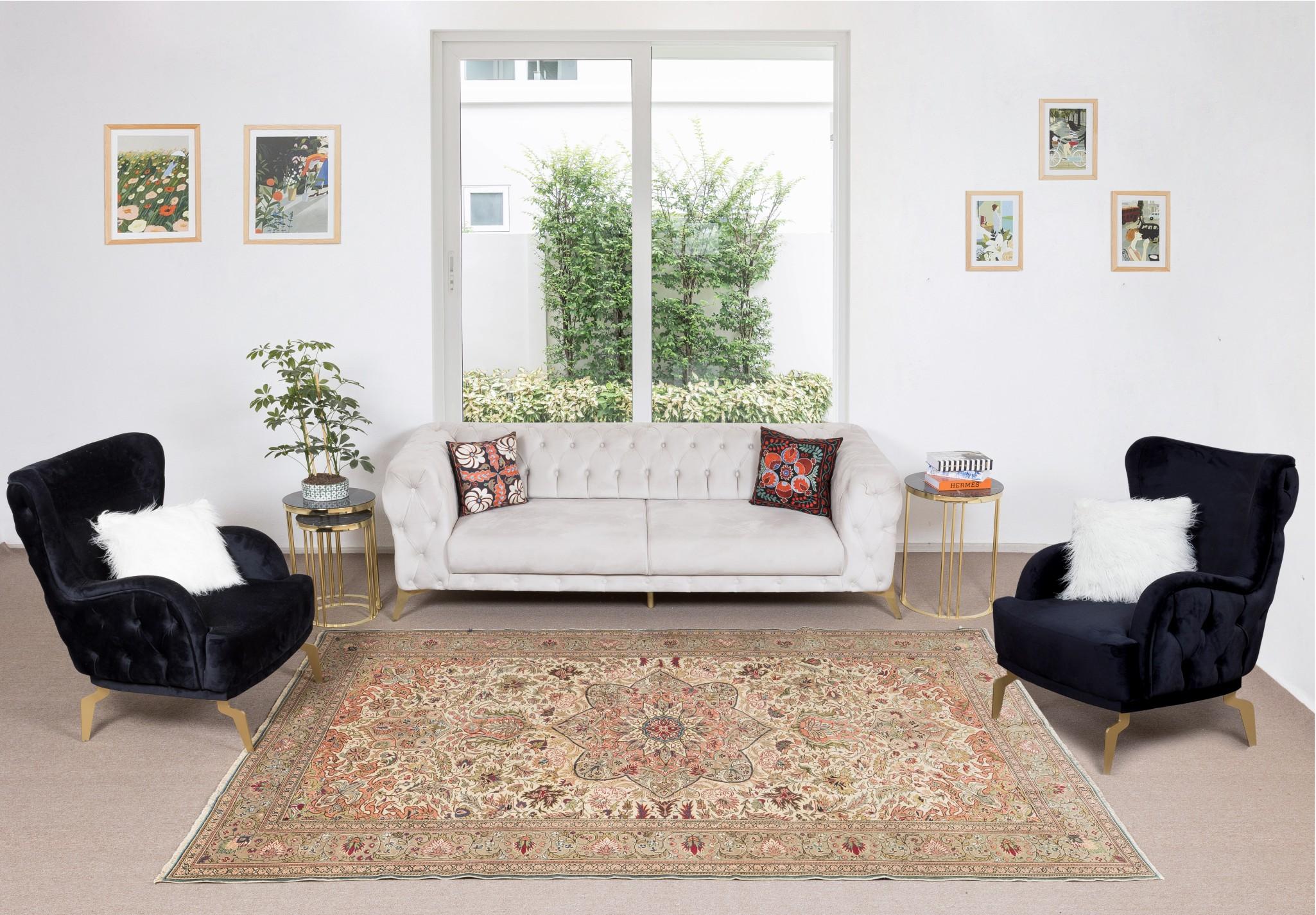 A hand-knotted contemporary Turkish rug.

This modern rug has even medium wool pile on wool foundation.

It is made of premium hand-spun sheep and natural dyes, ie. plant based non chemical dyes making it sought after, rare and special. 

The colors