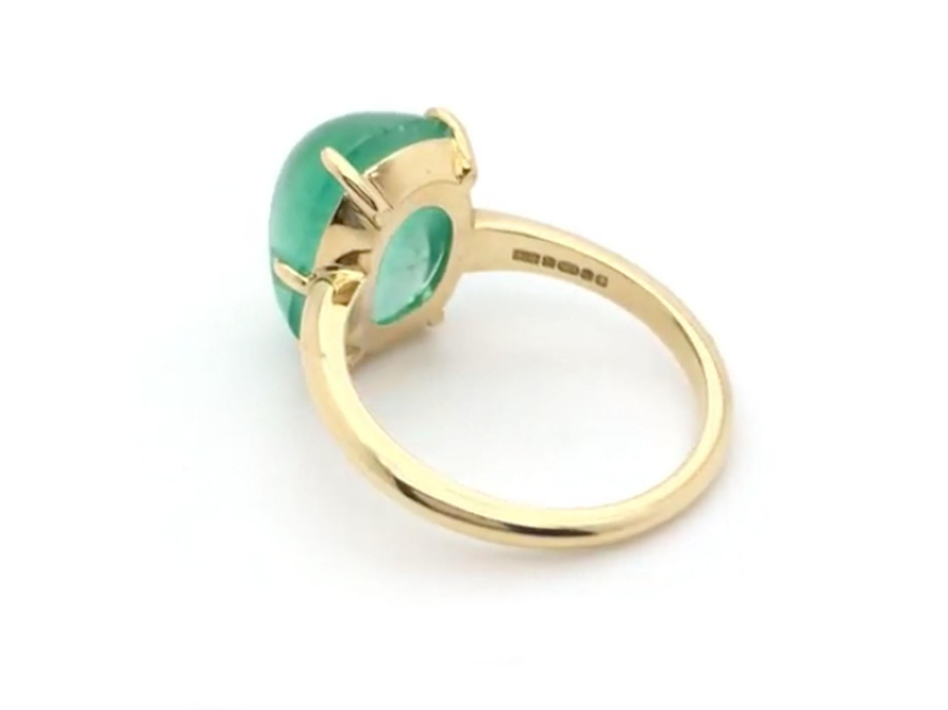 Women's or Men's 6.7 Carats Cabochon Emerald Claw Set Ring For Sale