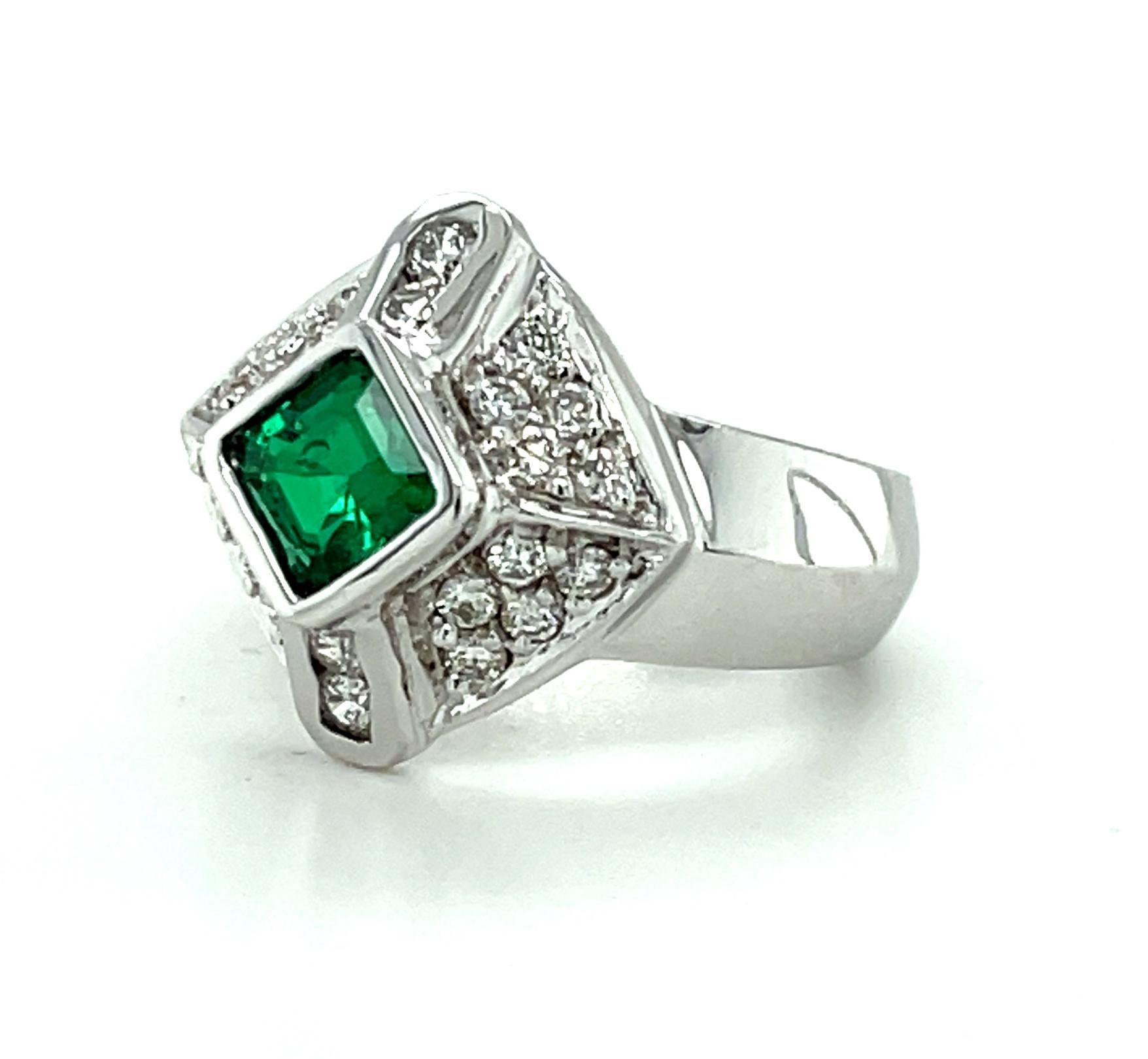 Emerald and Diamond Pave Square Cocktail Ring in 18k White Gold, .67 Carat  In New Condition For Sale In Los Angeles, CA