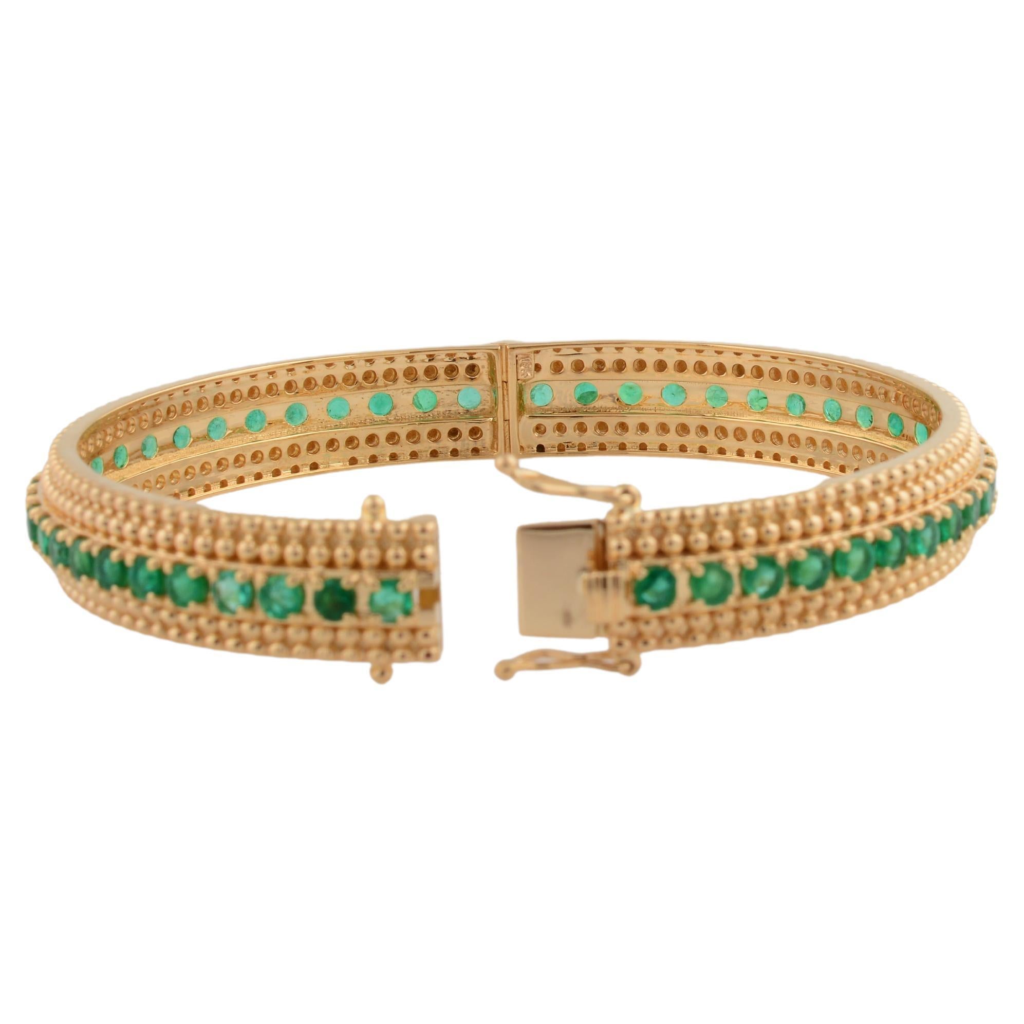 Round Cut Handmade Milgrain Edged Emerald Bangle 6.75 Carat 14 Karat Yellow Gold Jewelry For Sale