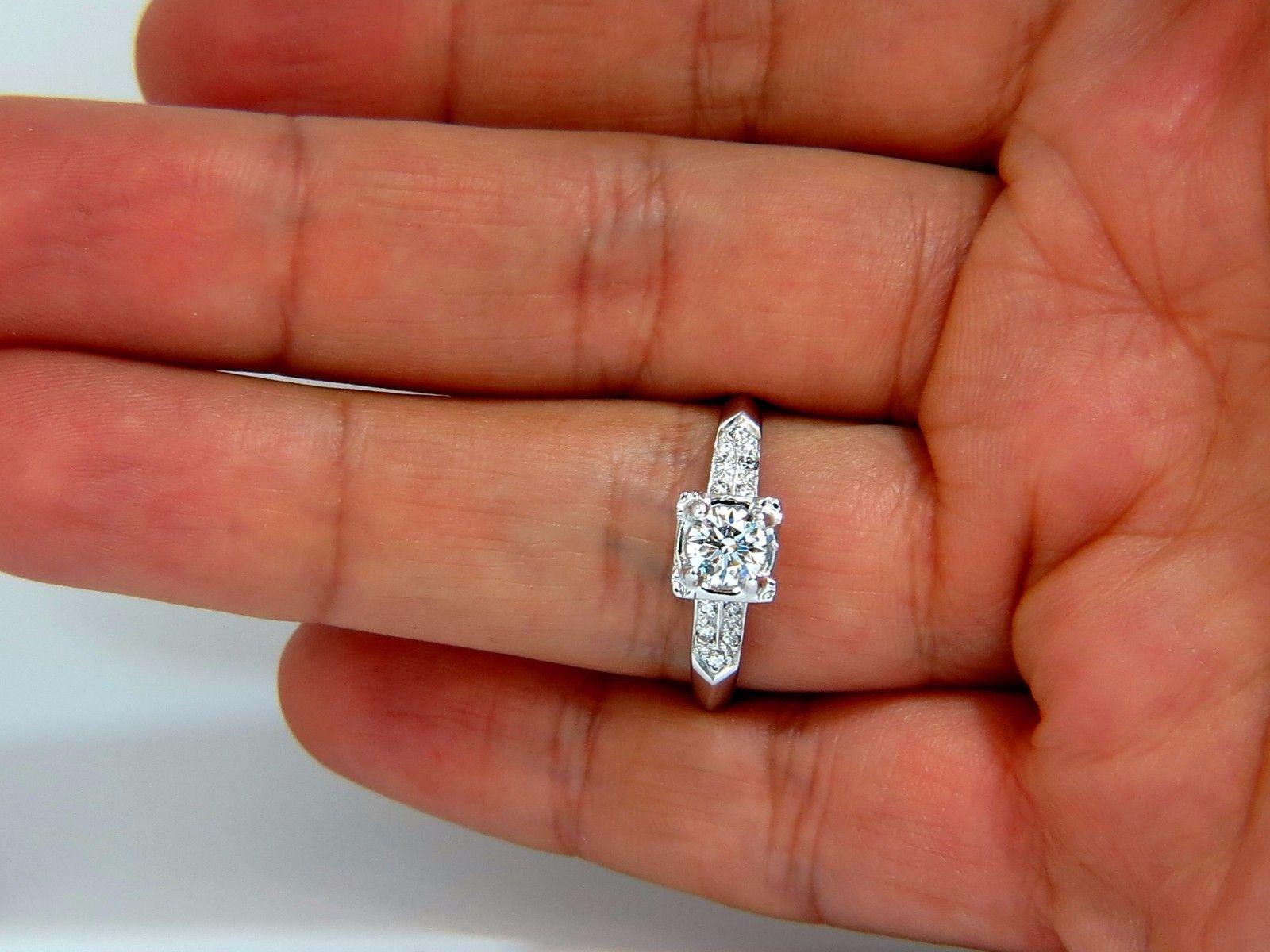 .67 Karat natürliche runde Diamanten Vintage Raised Deck Ring 14 Karat im Zustand „Neu“ im Angebot in New York, NY