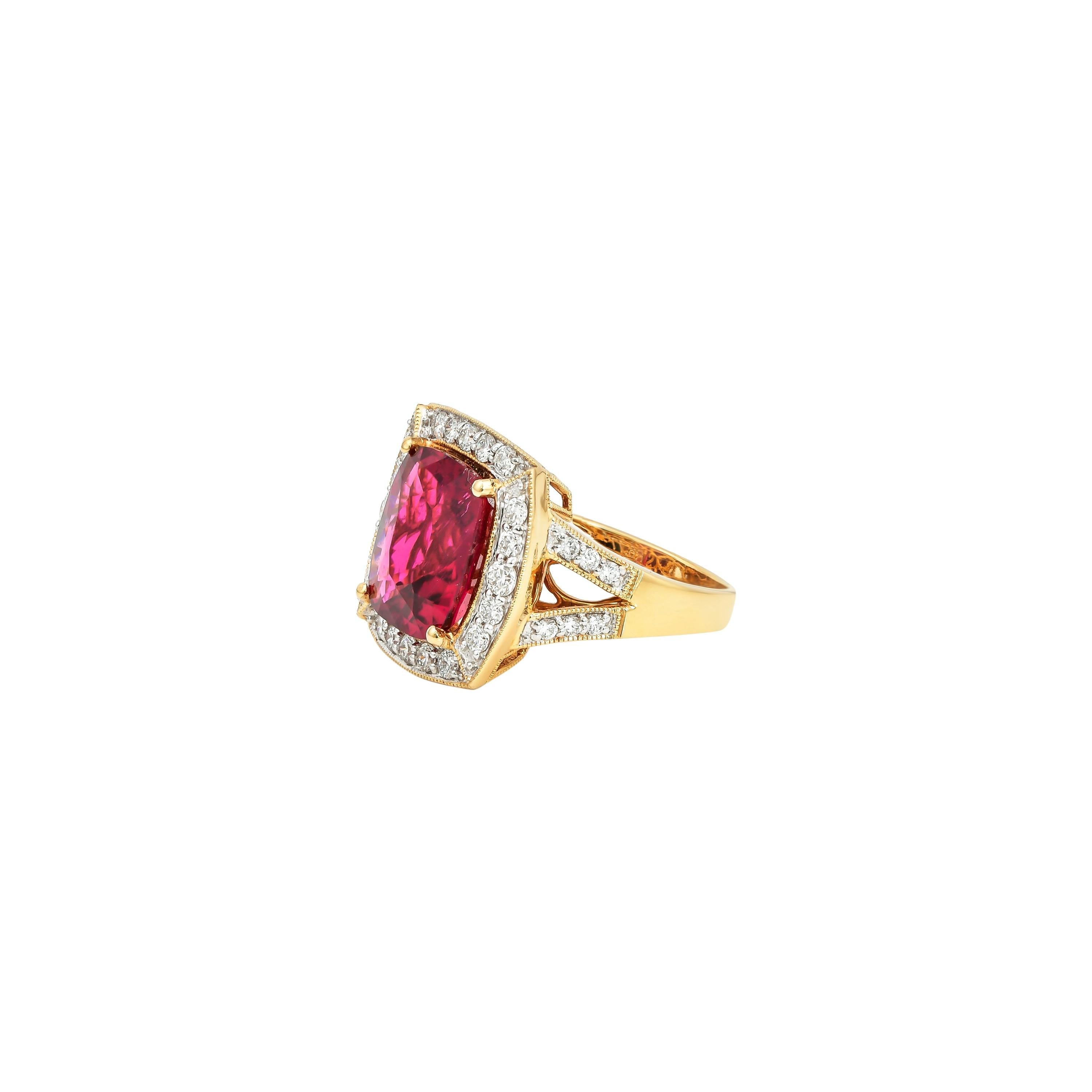 Contemporary 6.7 Carat Rubelite Tourmaline Ring with Diamond in 18 Karat Yellow Gold For Sale