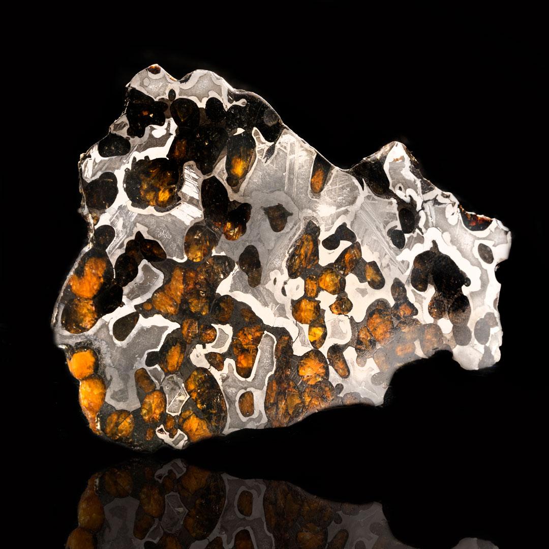 67 Gramm Brenham Pallasite Meteorit  im Zustand „Hervorragend“ im Angebot in New York, NY