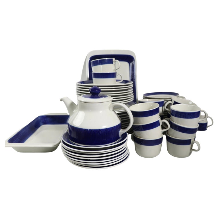 Modern Porcelain Dinnerware - 17 For Sale on 1stDibs