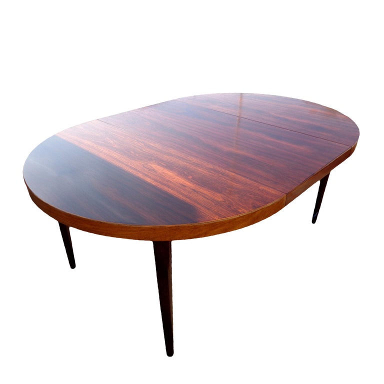 Scandinavian Rosewood Extendable Dining Table  In Good Condition For Sale In Pasadena, TX