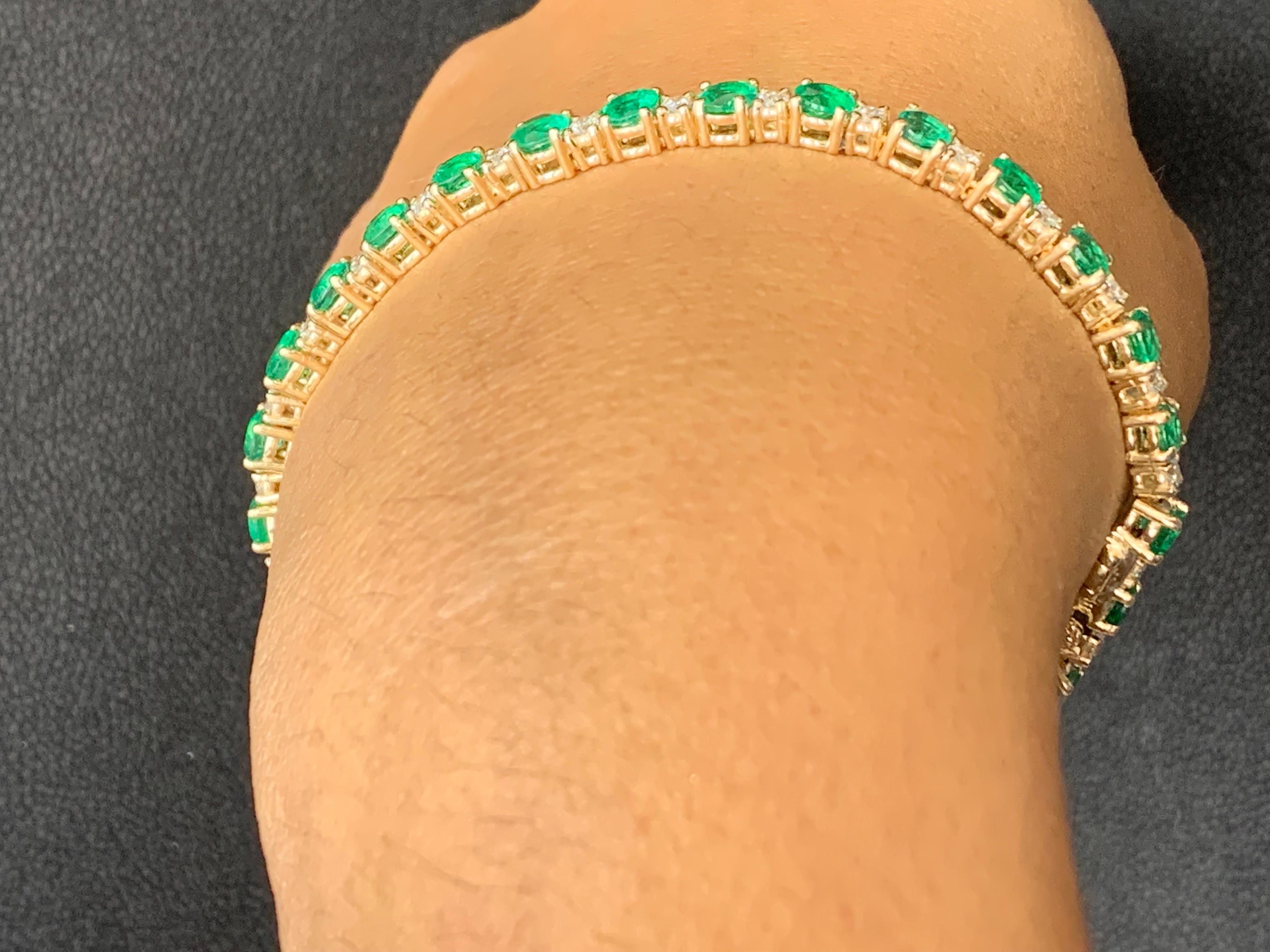 6.70 Carat Alternating Emerald and Diamond Tennis Bracelet in 14K Yellow Gold For Sale 4