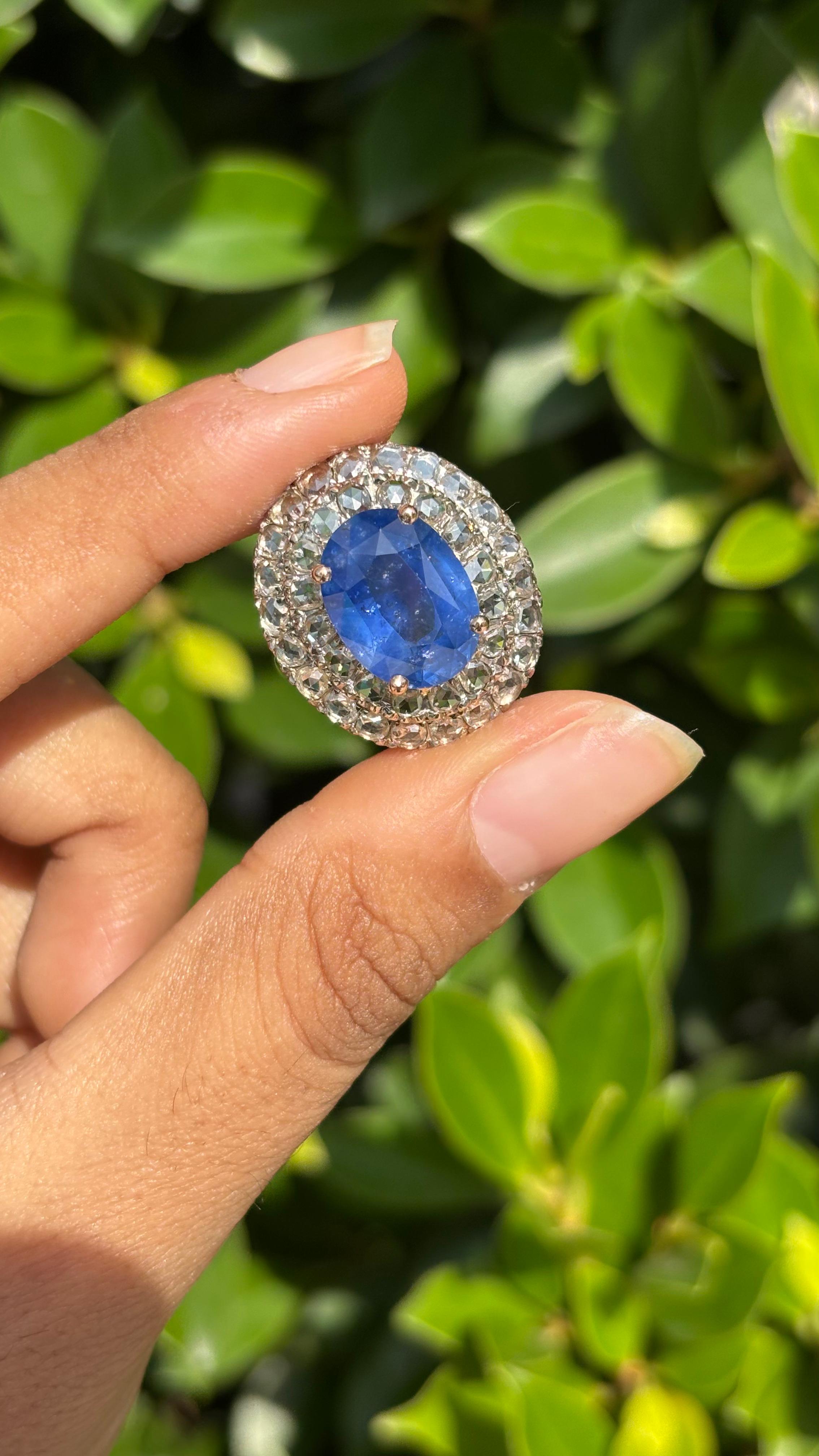 6.70 Carat Ceylon Sapphire & Rose-cut Diamond studded Ring in 14K White Gold In New Condition For Sale In Bangkok, TH