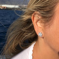 Clous d'oreilles fleur Natalie de créatrice en argent sterling et zirconia cubique de 6,70 carats