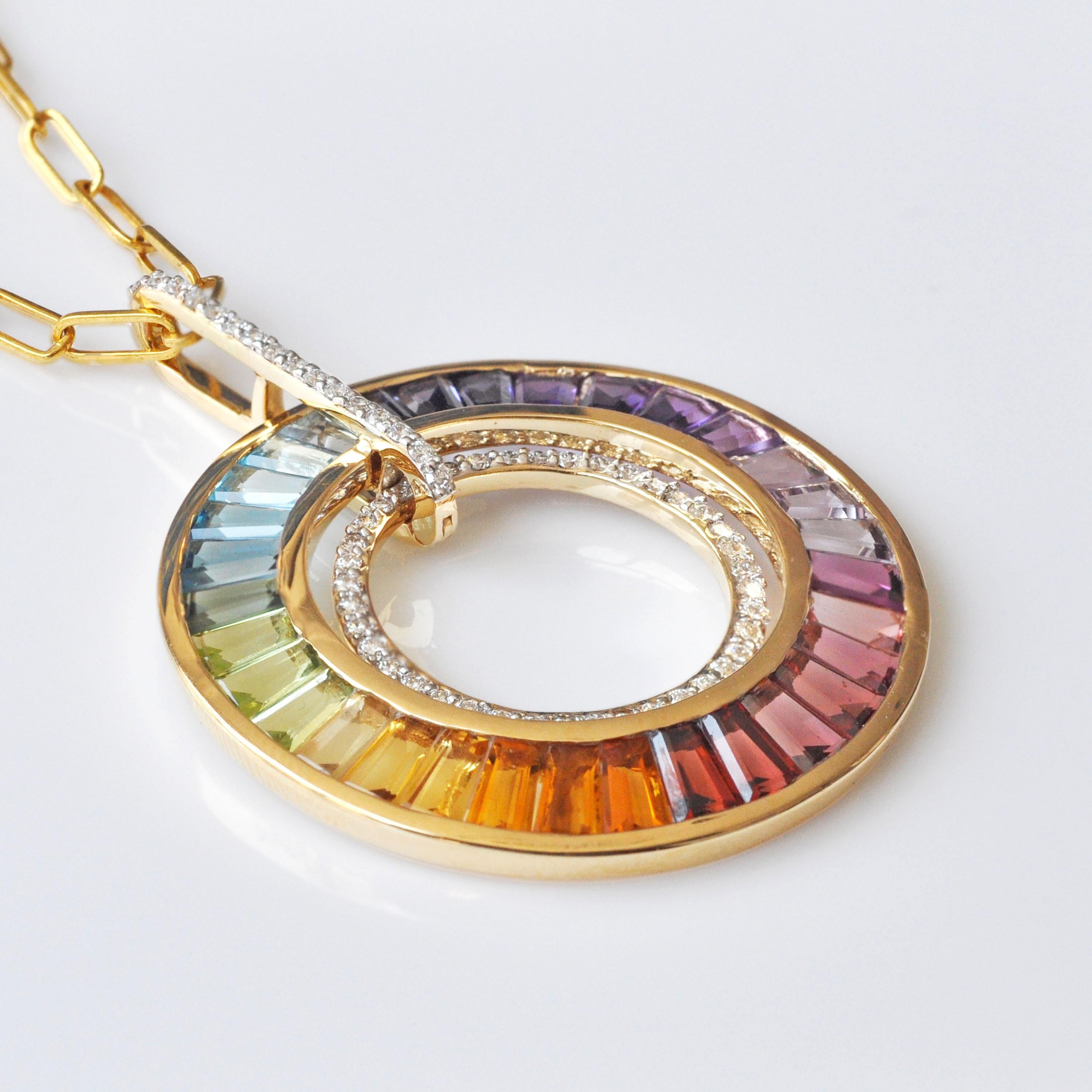 6,70 Carati Multicolor Rainbow Baguette Cut Diamond Circle Collana in oro in vendita 3