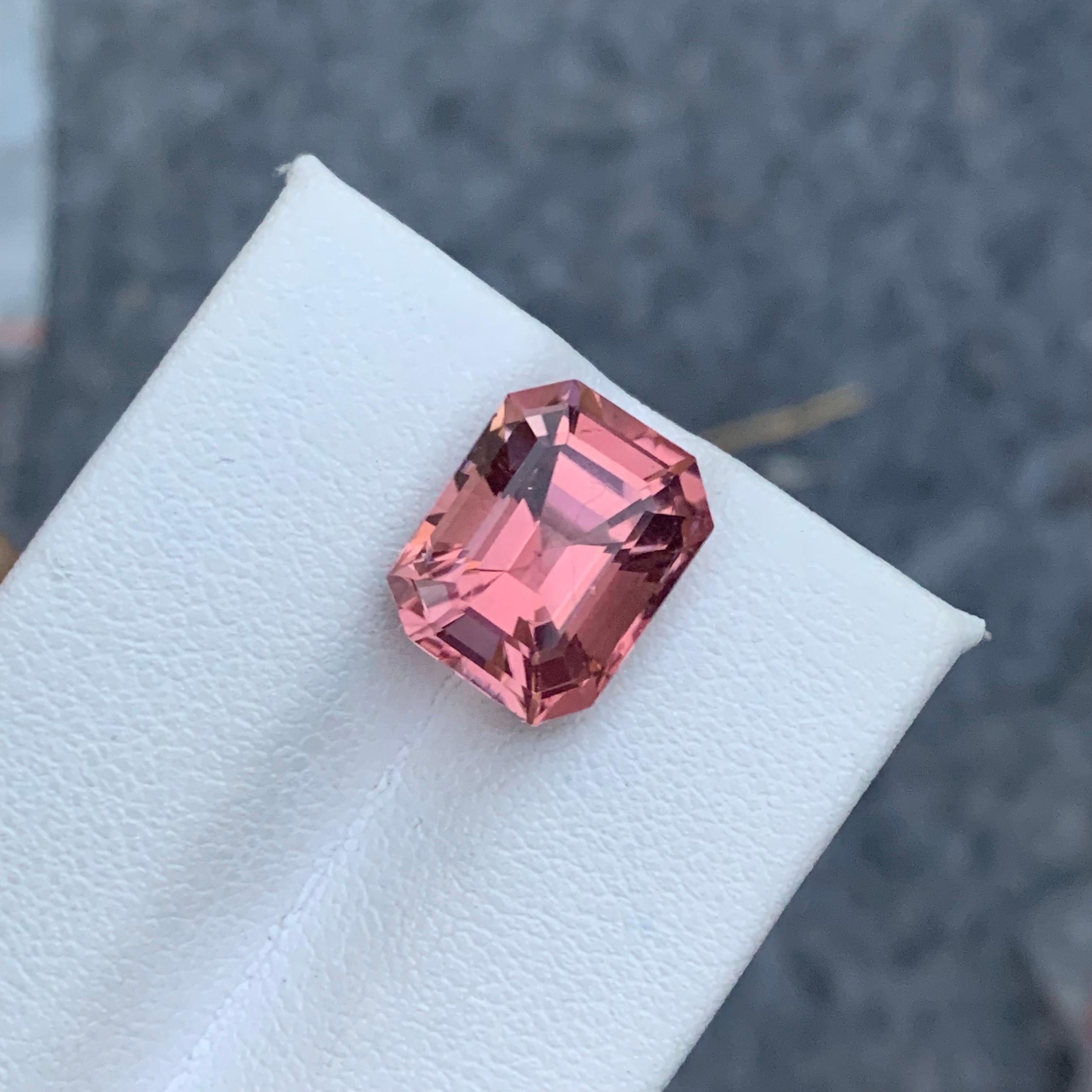 Longue tourmaline rose naturelle non sertie de 6,70 carats de taille Asscher provenant de la mine de Kunar en vente 5