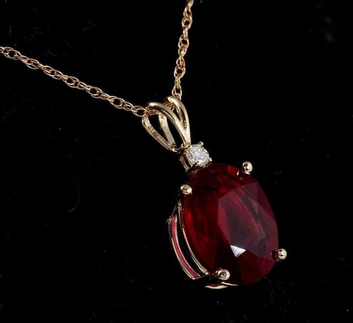 Round Cut 6.70 Carat Natural Red Ruby and Diamond 14 Karat Solid Yellow Gold Necklace For Sale