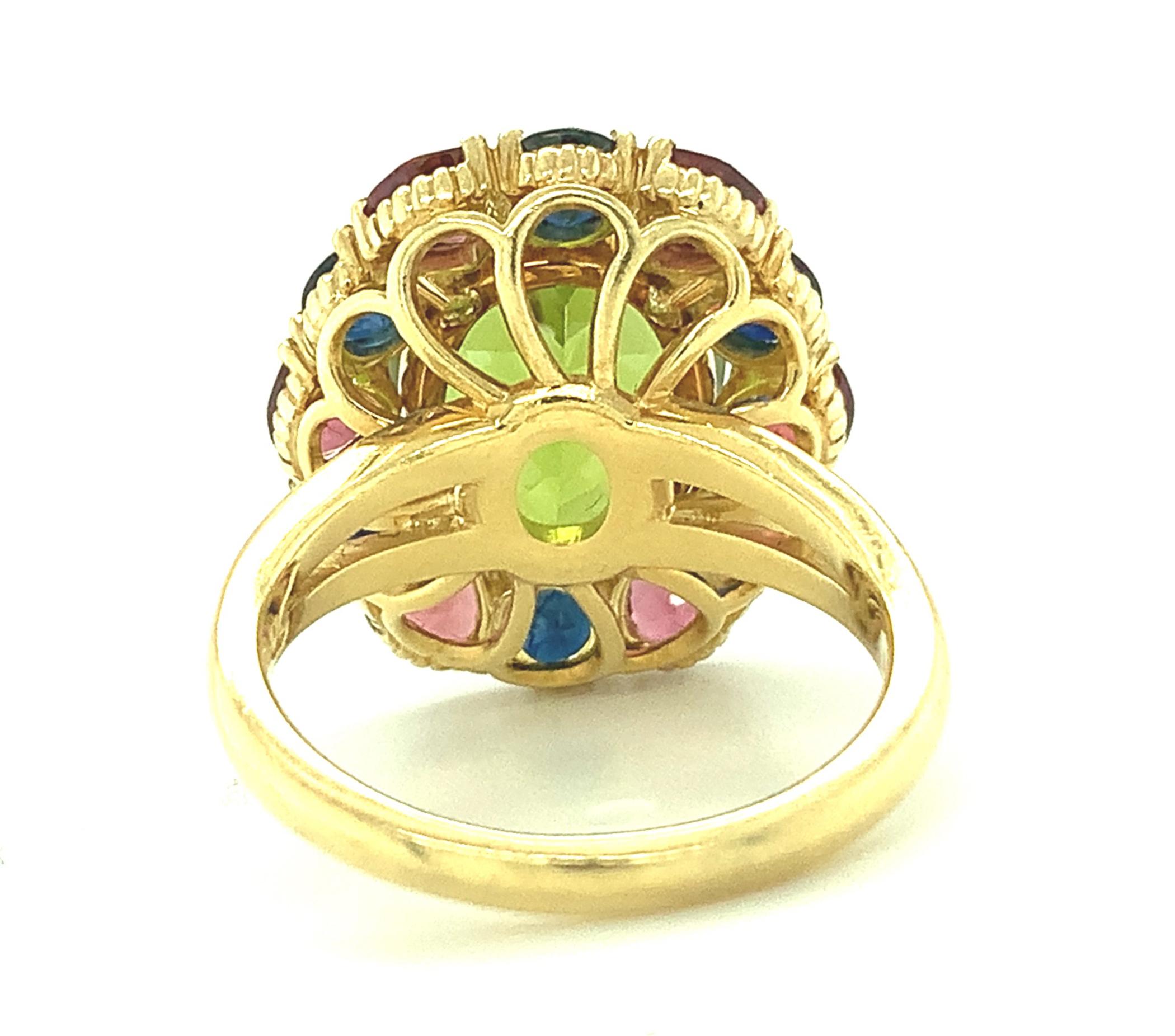 Oval Cut 6.70 Carat Peridot, Sapphire, and Rhodolite Garnet Yellow Gold Cocktail Ring For Sale