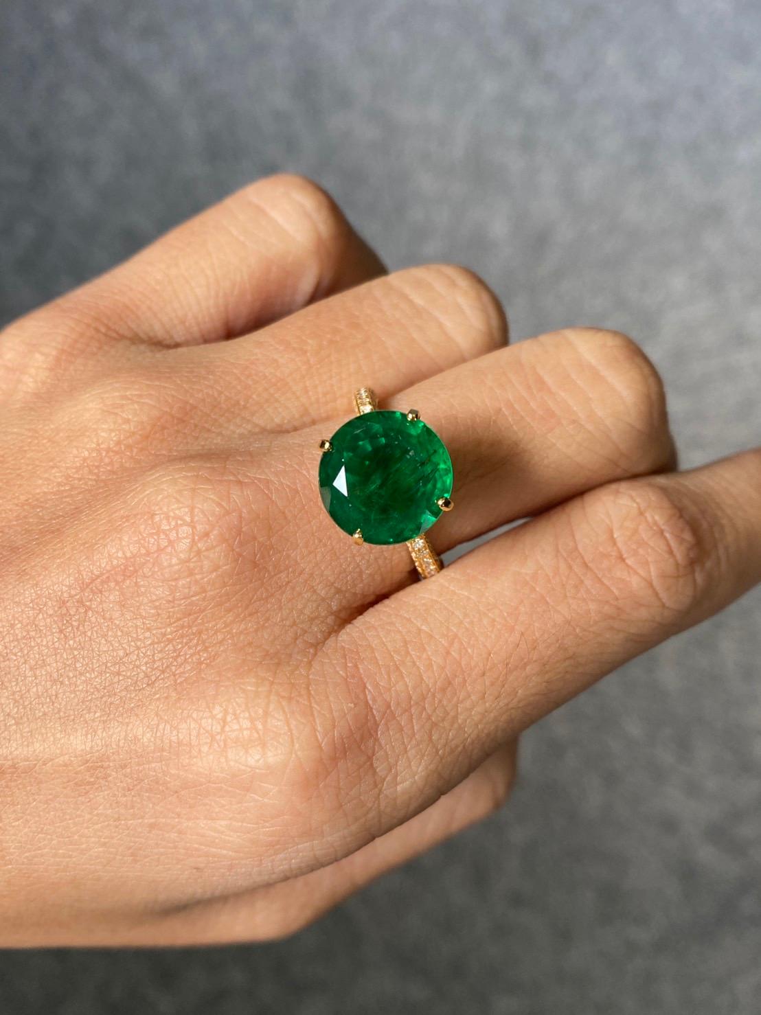 Modern 6.70 Carat Round Emerald and Diamond Engagement Ring For Sale