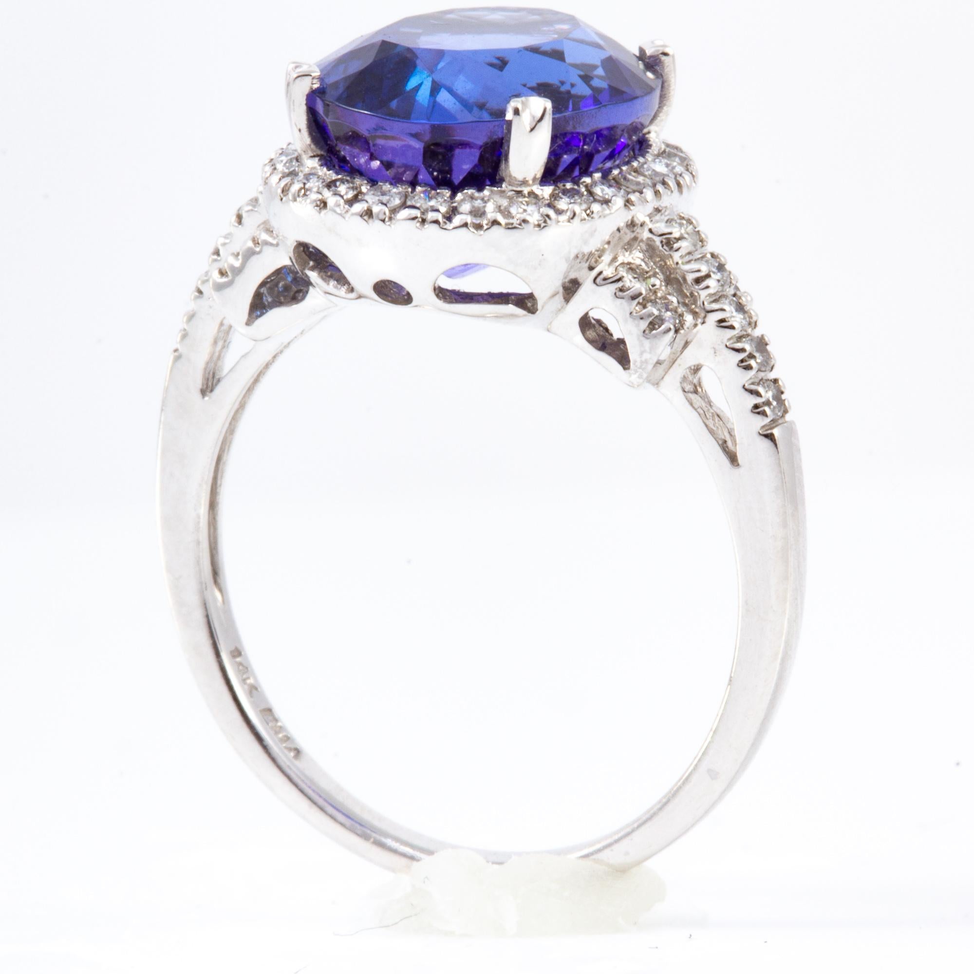 6.70 Carat Tanzanite and Diamond Ring In New Condition For Sale In Houston, TX