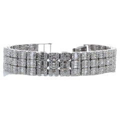 Bracelet à la mode en or blanc 18 carats avec diamants baguettes de 6,70 carats au total 