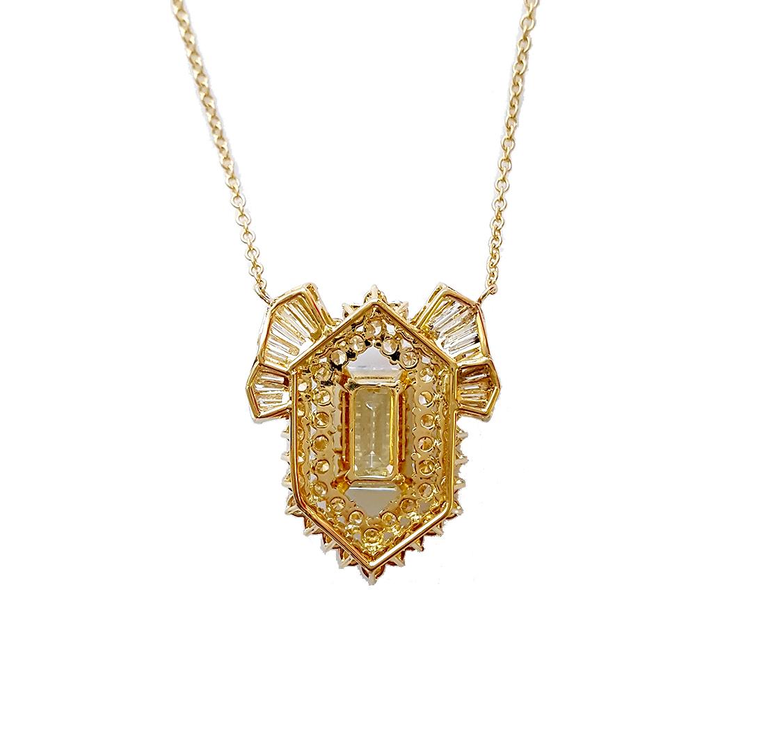 Art Deco 6.70 Carat U-V Range Emerald Cut Diamond Pendant Necklace 18K Gold GIA Cert. For Sale