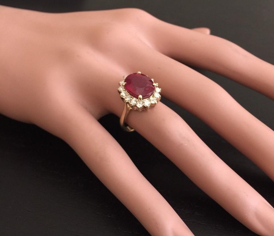 6.70 Carat Impressive Red Ruby and Natural Diamond 14 Karat Yellow Gold Ring For Sale 1