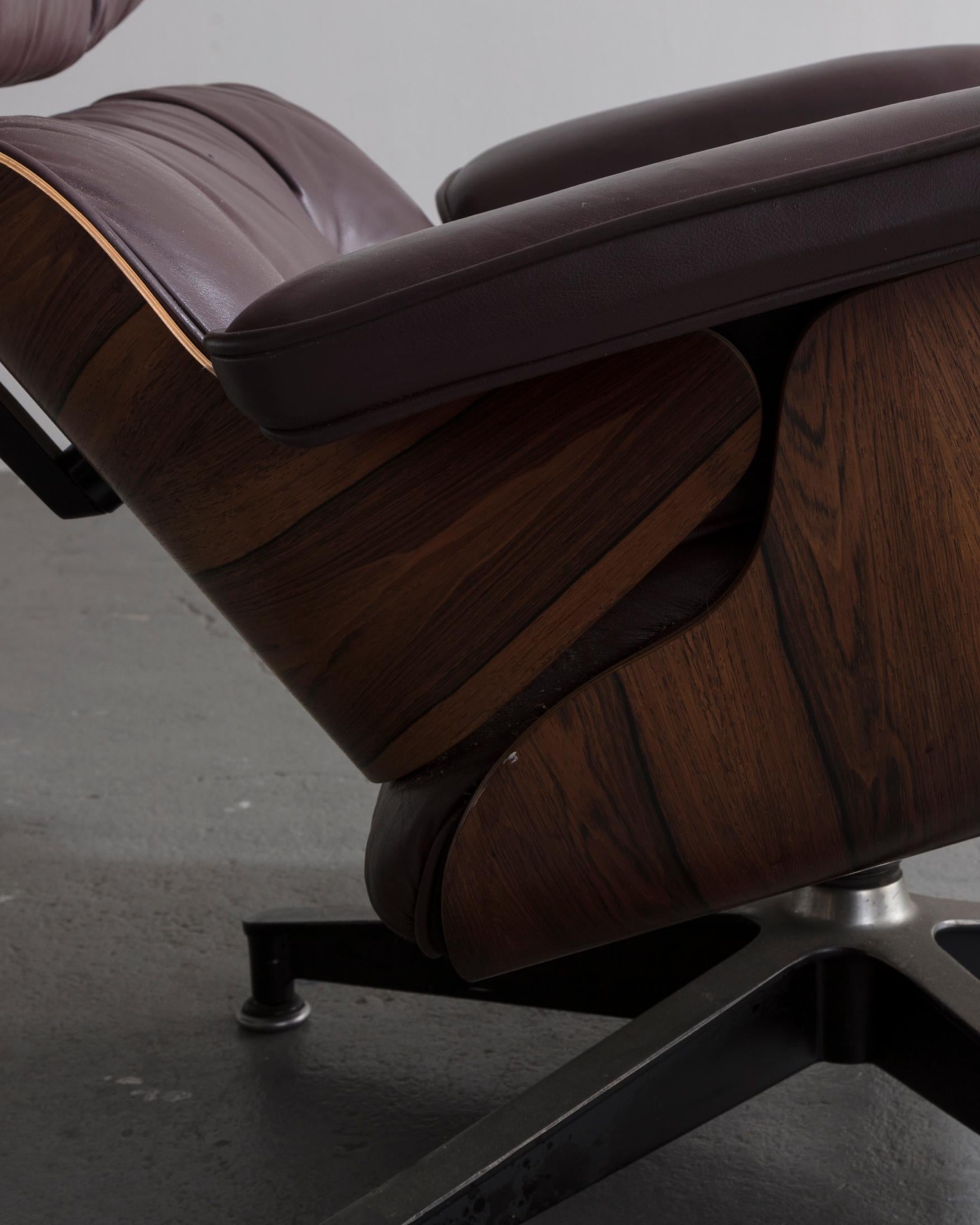 Late 20th Century 670 Lounge Chair & Ottoman in Rosewood & Leather by Charles and Ray Eames, 1958