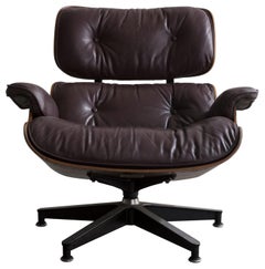 670 Lounge Chair & Ottoman in Rosewood & Leather by Charles and Ray Eames, 1958
