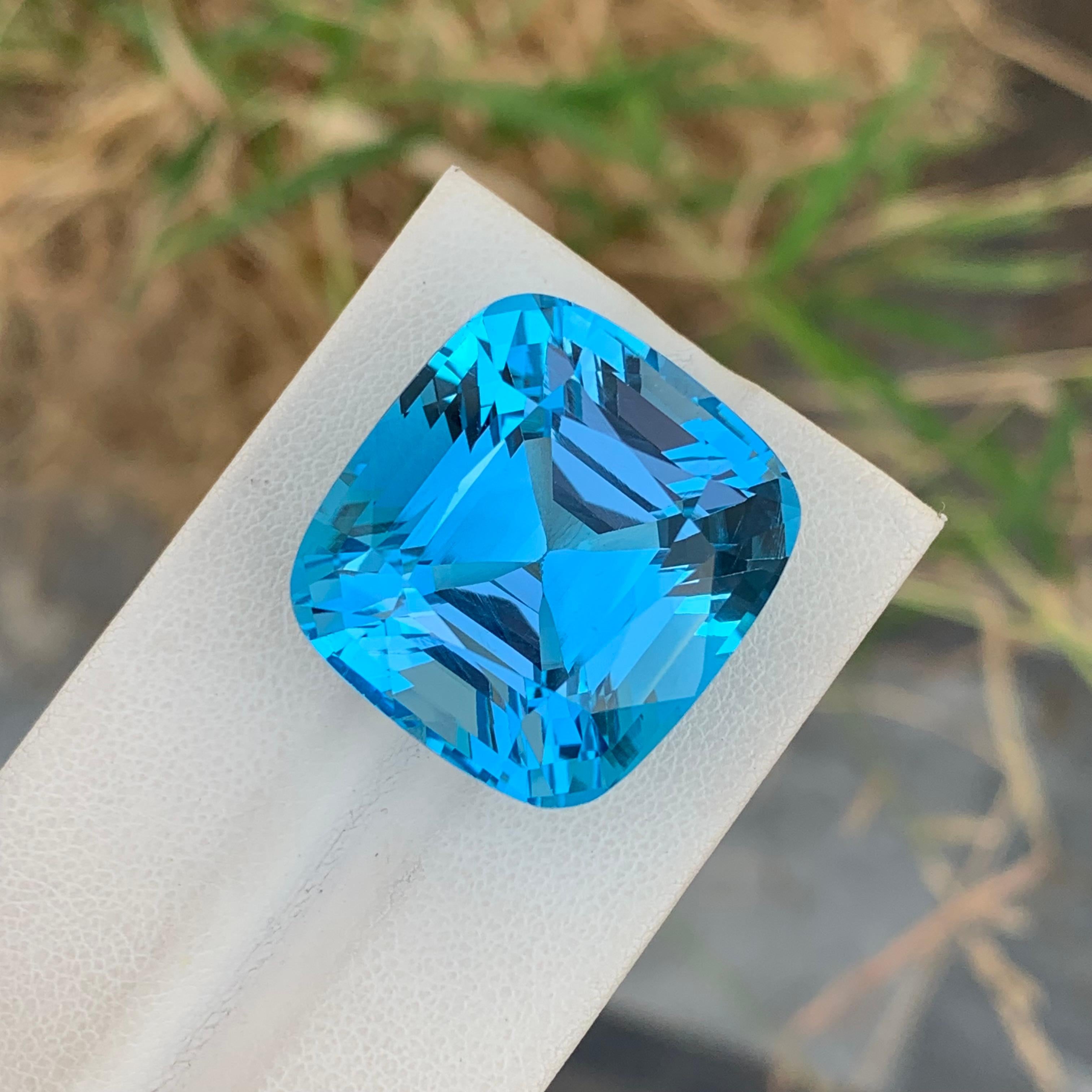 da uomo o donna Enorme pietra preziosa a forma di cuscino di Topazio Blu sfuso da 67,00 carati in vendita