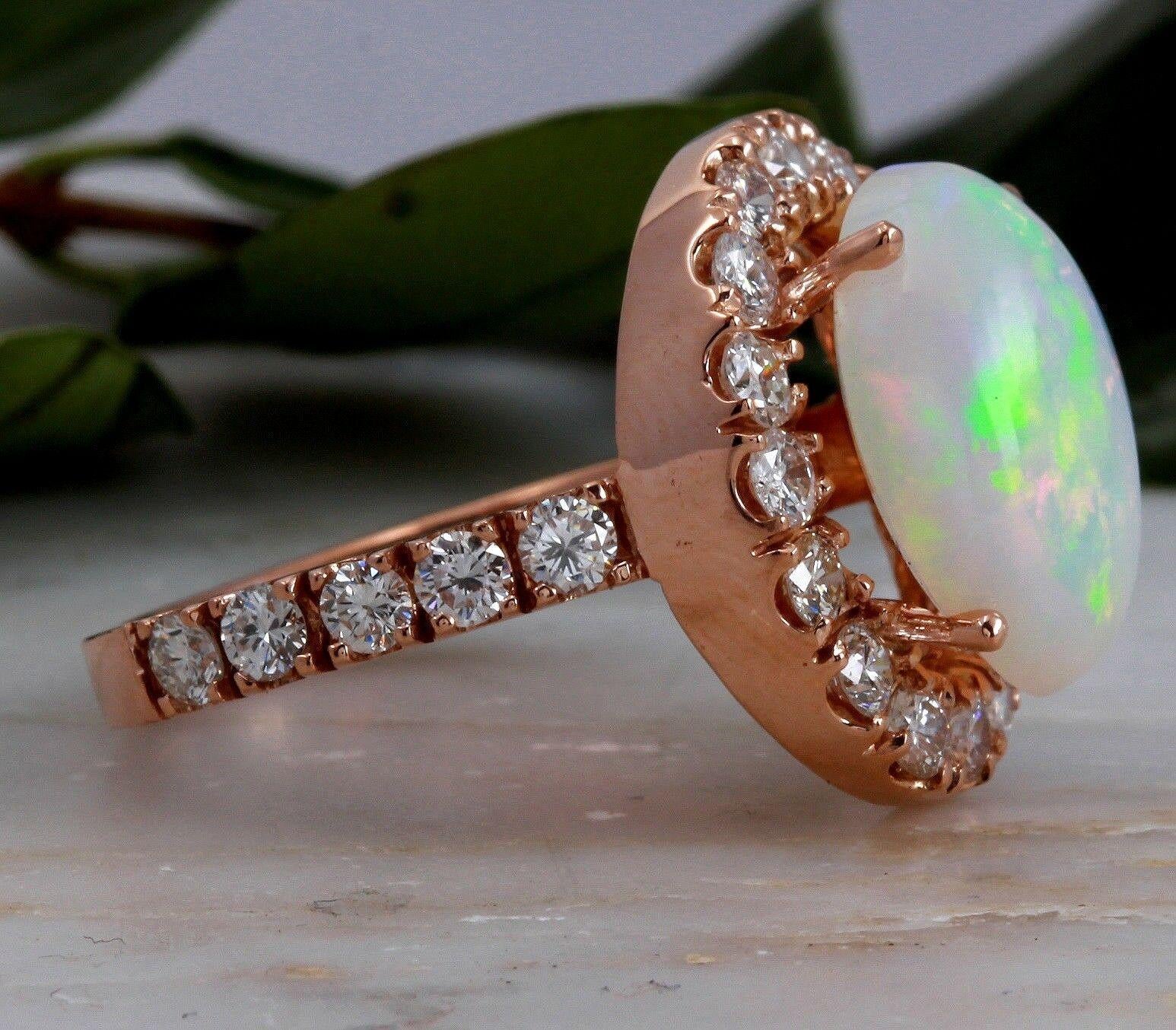 6,70 Karat natürlicher äthiopischer Opal und Diamant 14 Karat massiver Roségold Ring (Gemischter Schliff) im Angebot
