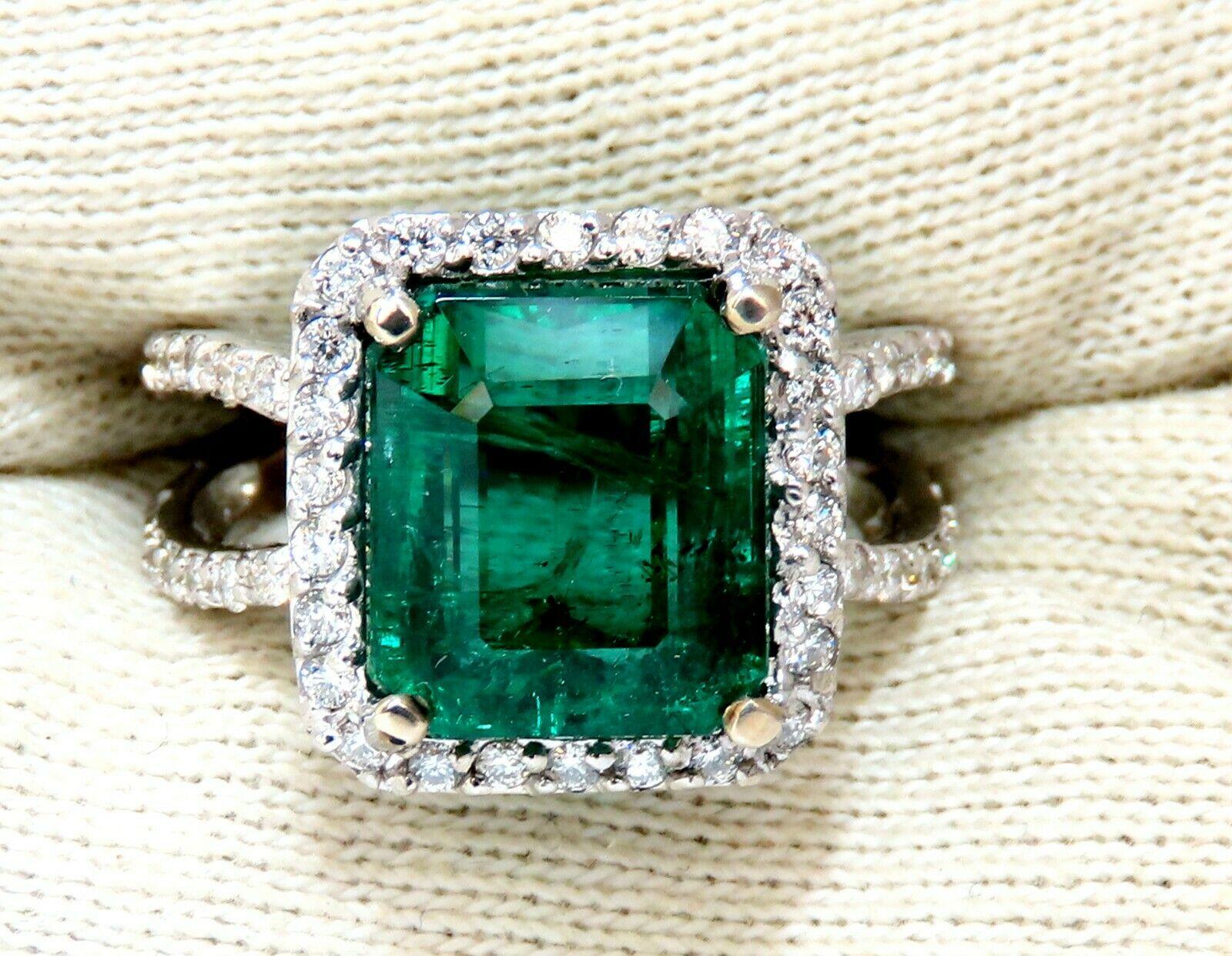 Emerald Cut 6.70ct Natural Vivid Green Emerald Diamonds Ring 14kt Split Shank Dub Shoulder For Sale